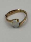 9ct gold ring set with an opal