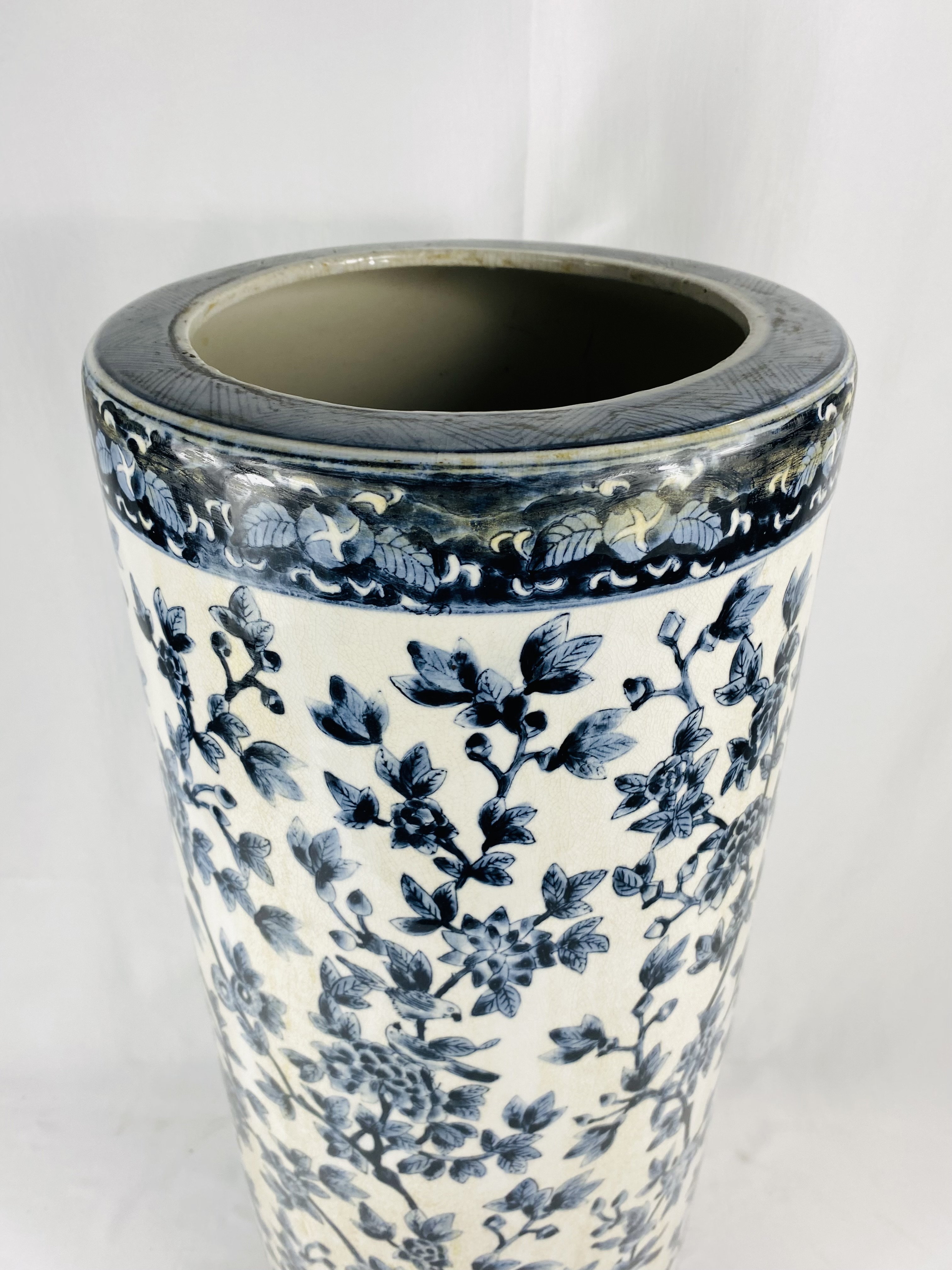 Ceramic blue and white stick stand - Image 2 of 3