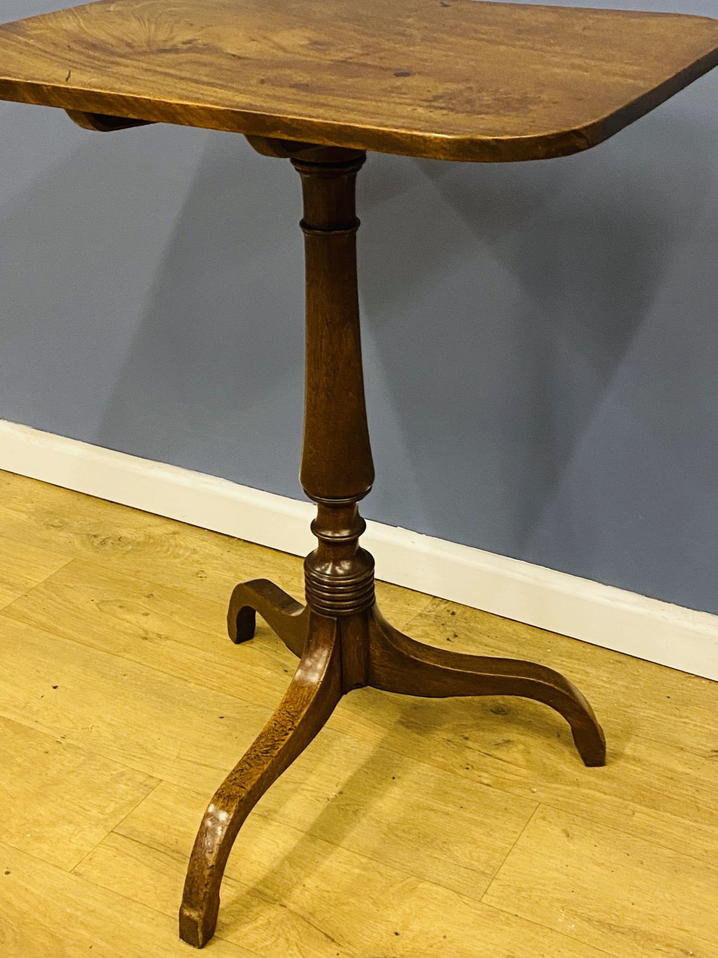 Mahogany tilt top occasional table - Image 4 of 6