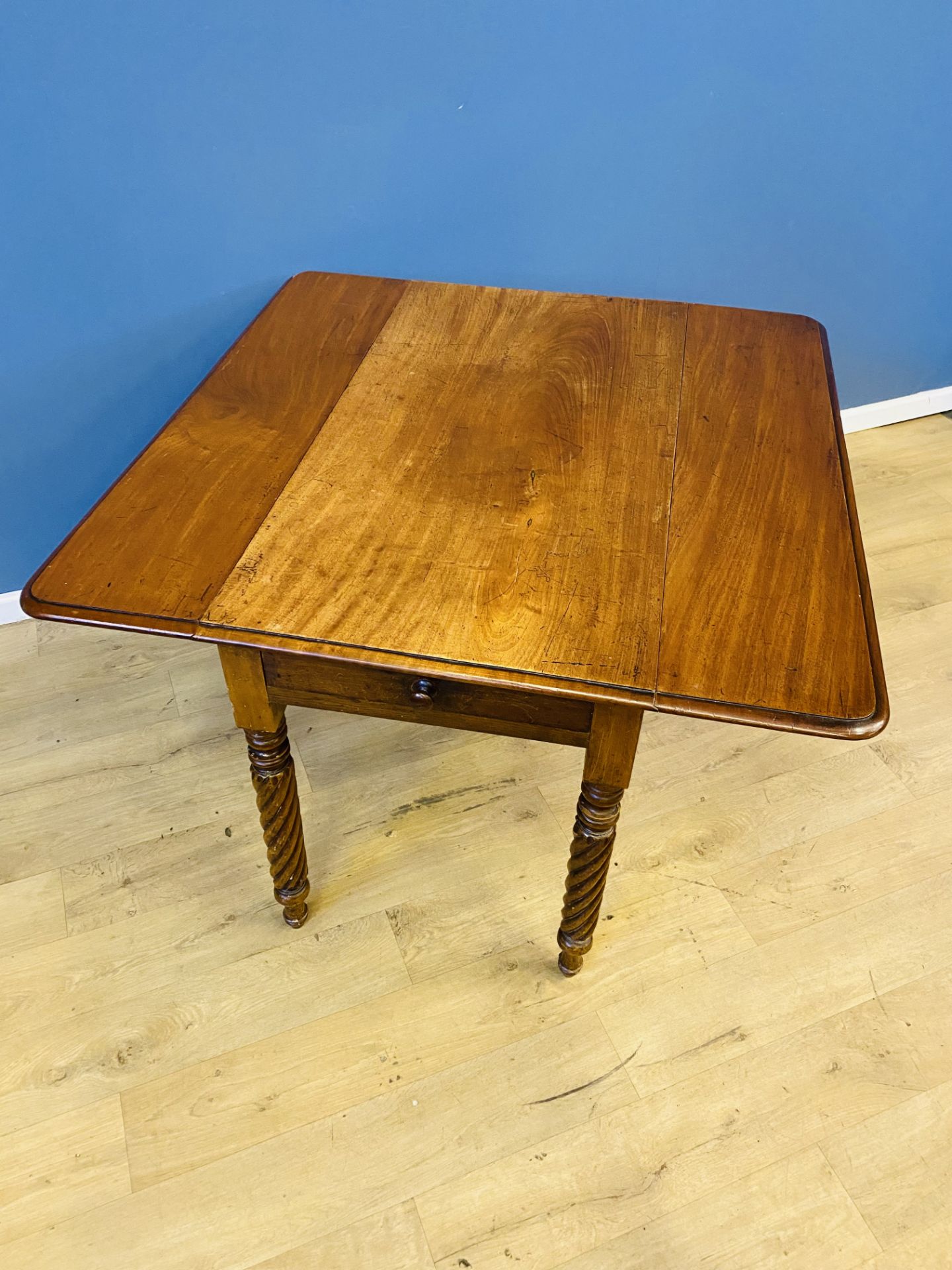 Mahogany drop side table - Image 3 of 5