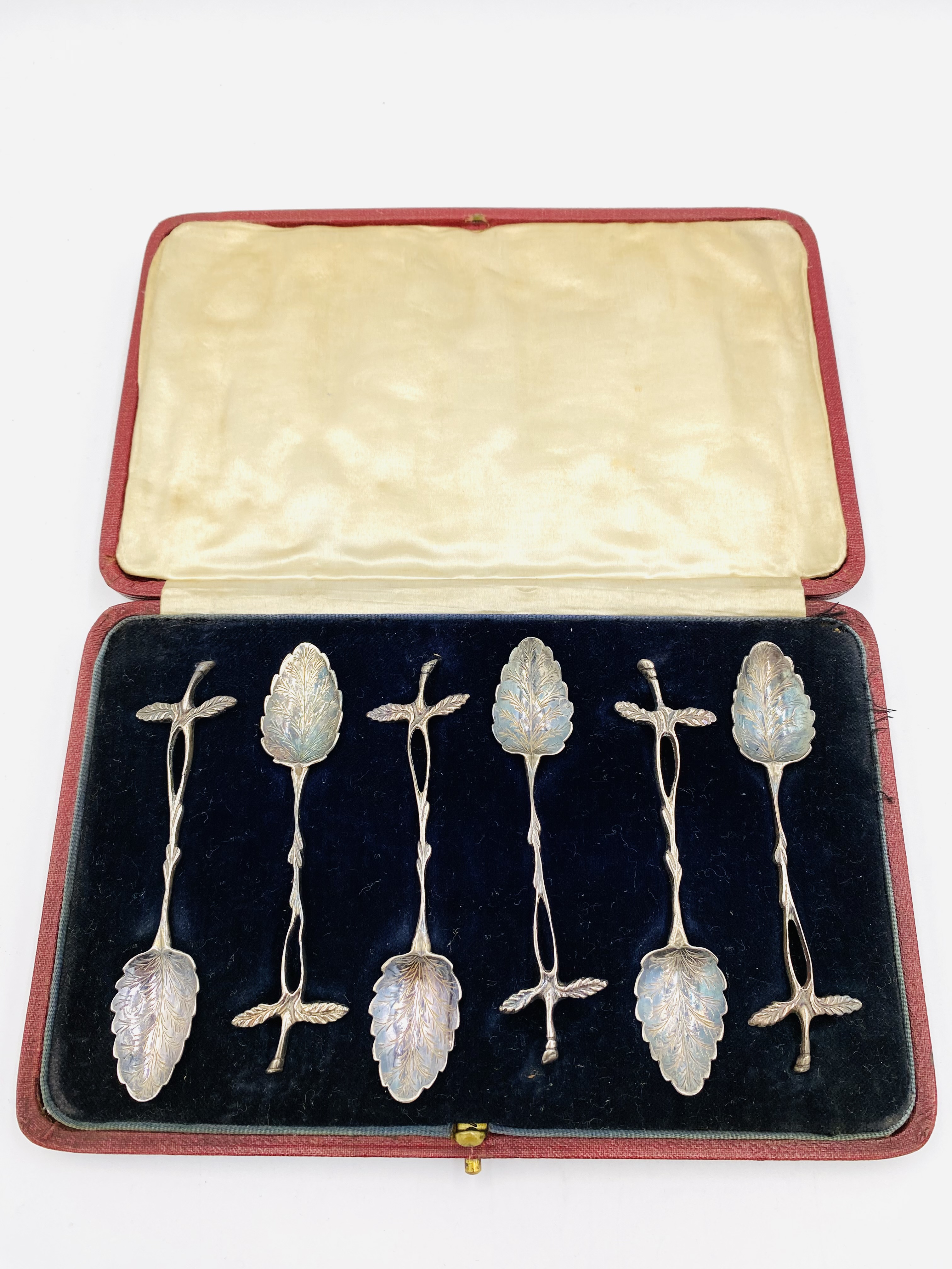 Boxed set of six silver tea spoons