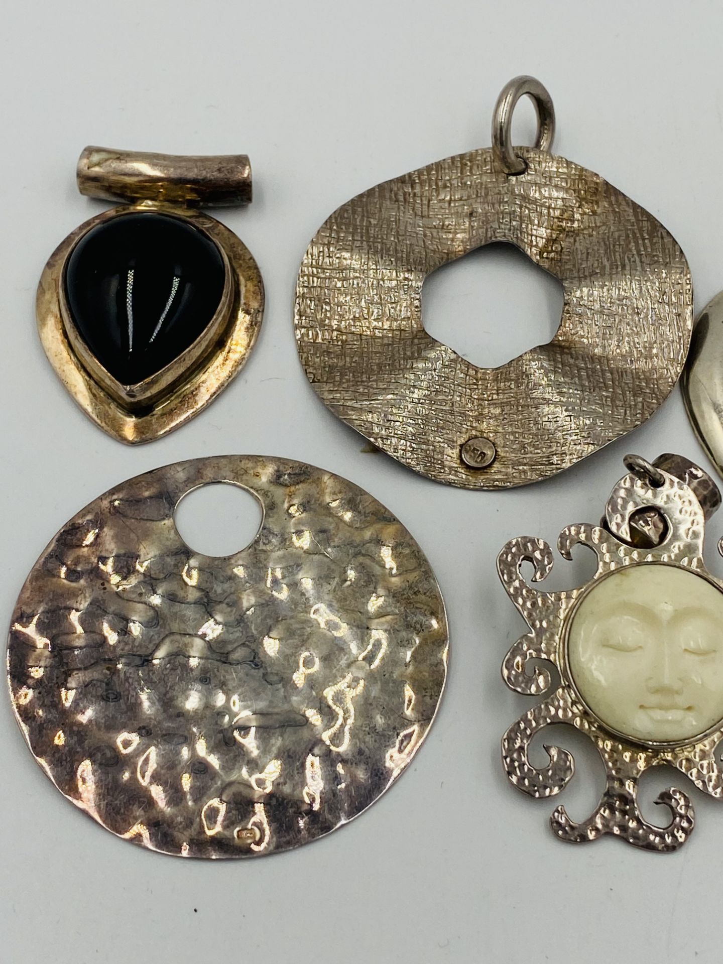 Five sterling silver pendants - Bild 3 aus 3