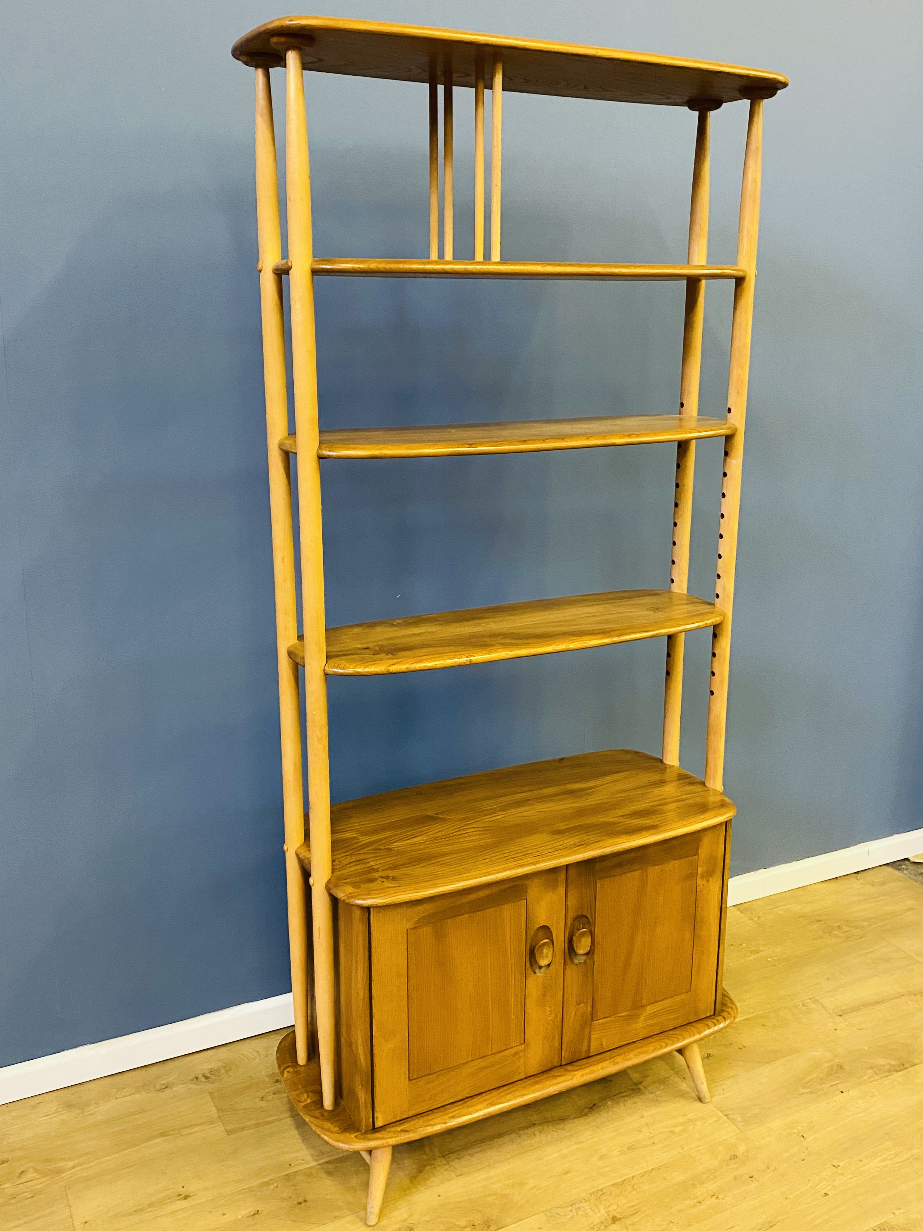 Ercol 'giraffe' room divider/open bookcase - Image 4 of 5