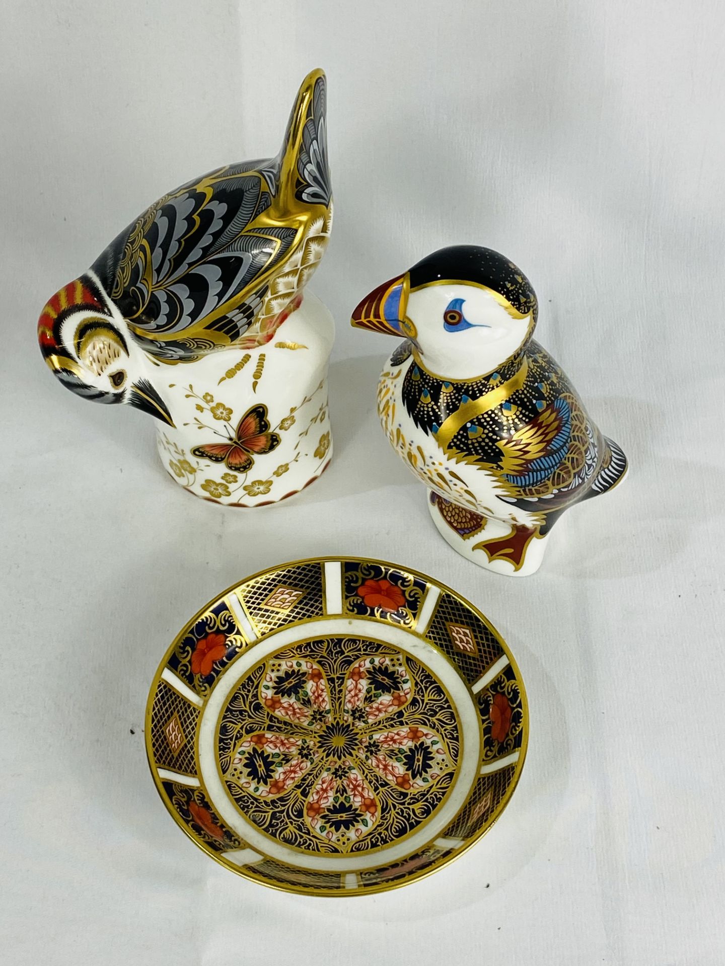 Two Royal Crown Derby paperweights and a trinket dish - Bild 2 aus 4