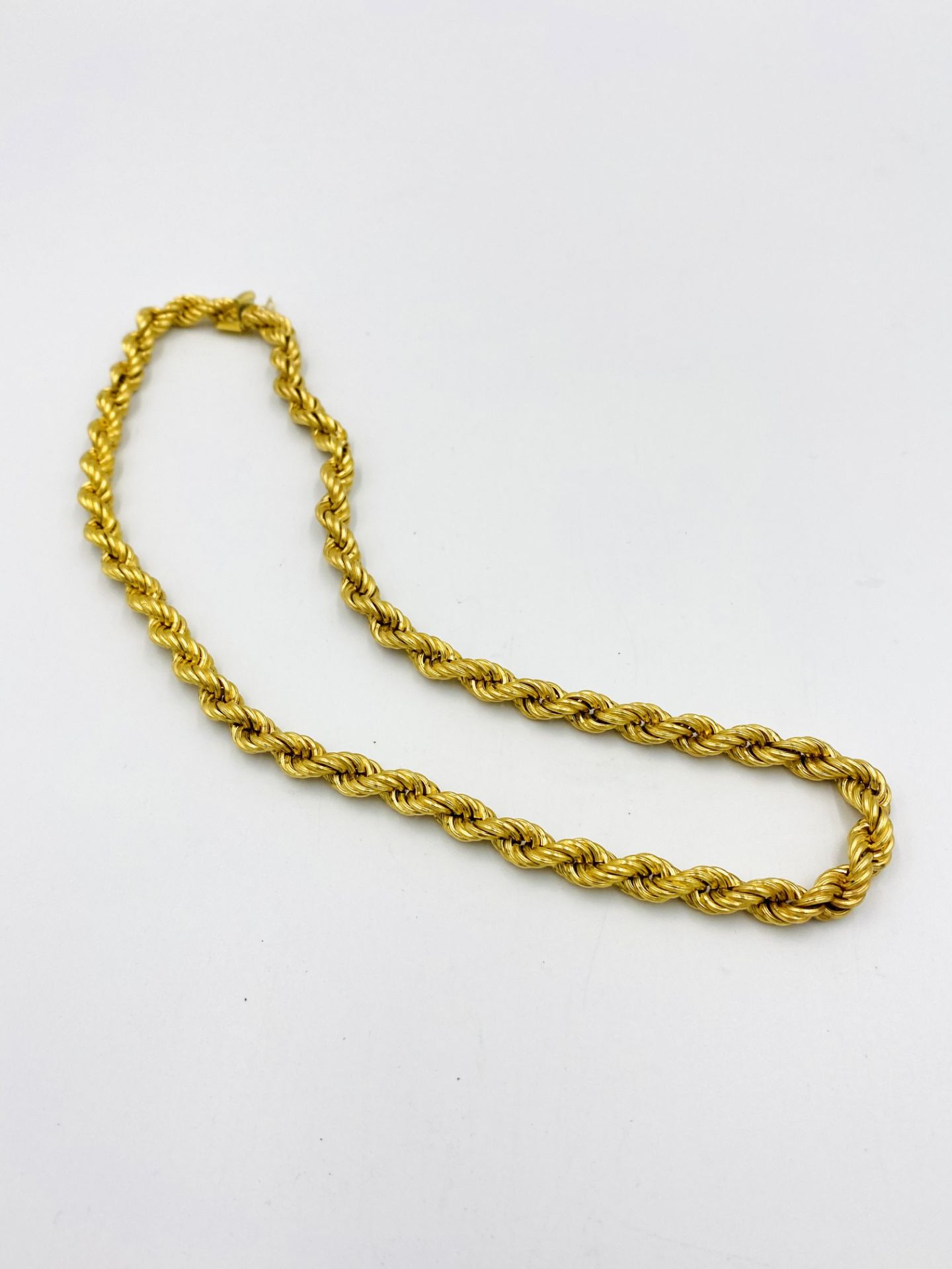 18ct gold rope twist necklace - Image 4 of 5