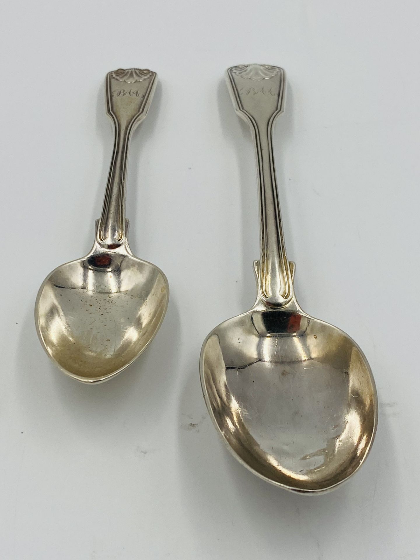 Four large and twelve smaller silver spoons - Bild 2 aus 5