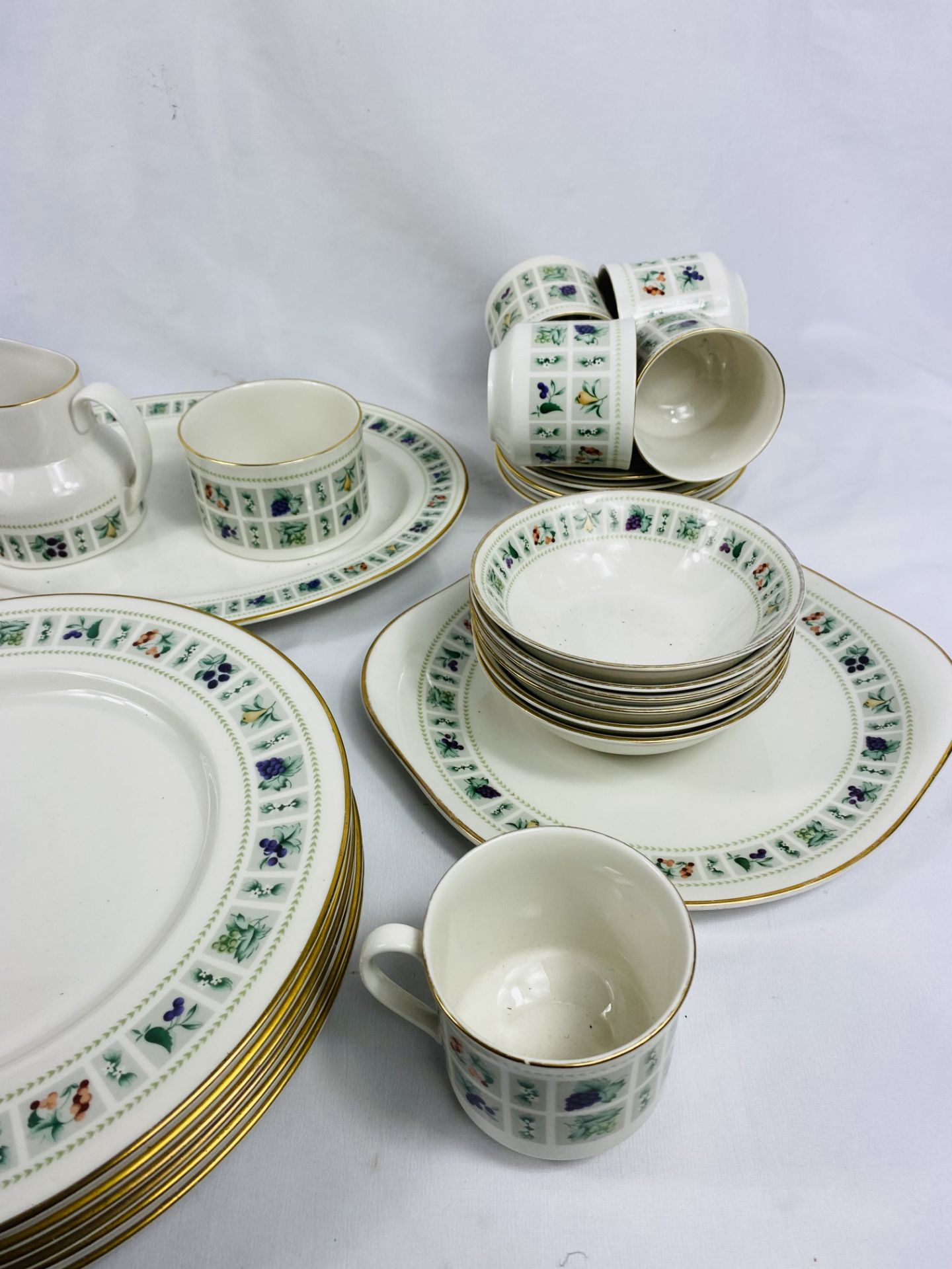 Royal Doulton Tapestry part dinner service - Image 4 of 5