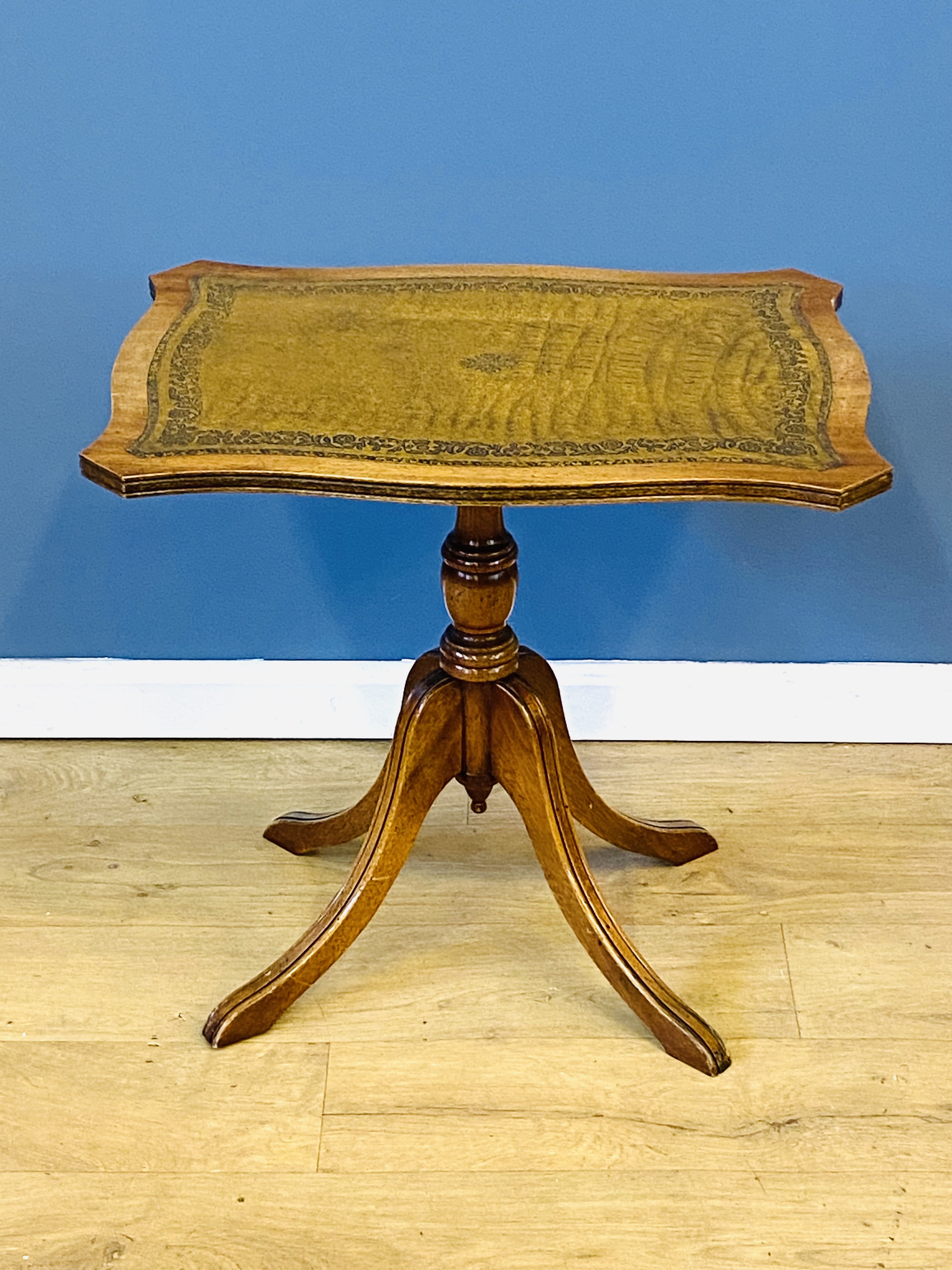 Reprodux mahogany tilt top occasional table