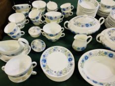 Wedgwood Clementine part dinner service