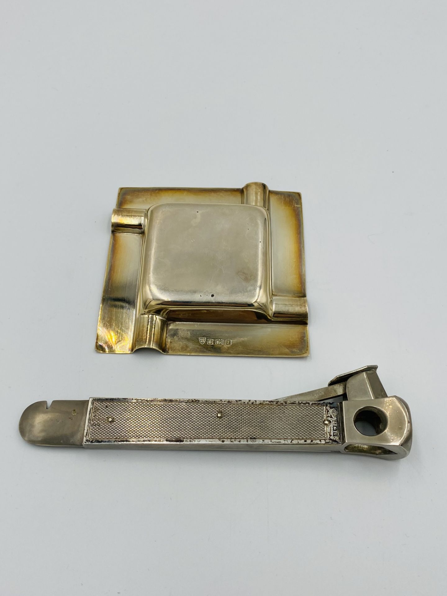 Silver ashtray and cigar cutter with silver gripped handle - Image 3 of 3