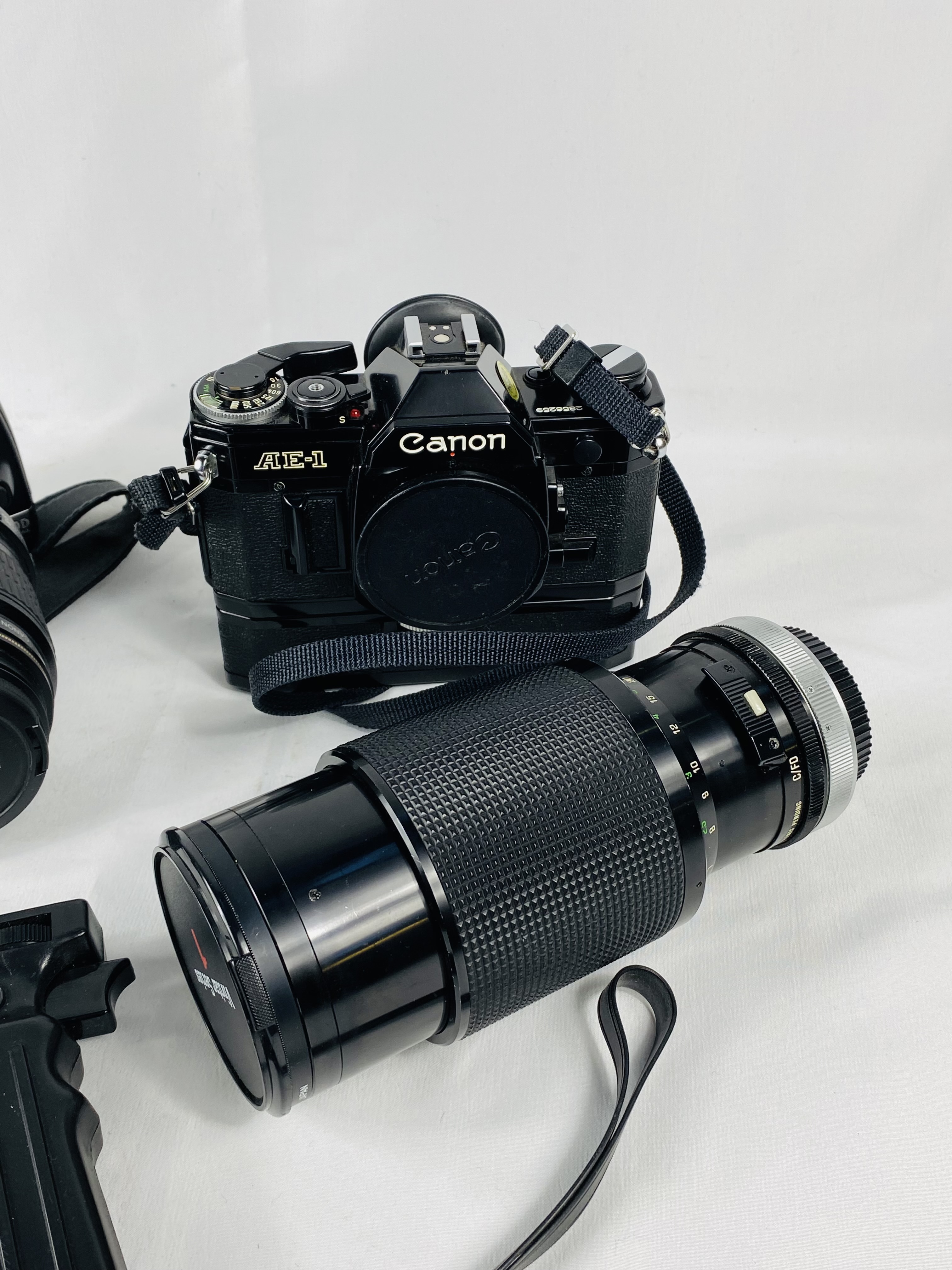 Canon EOS 400D camera and a Canon AE-1 camera - Image 2 of 4