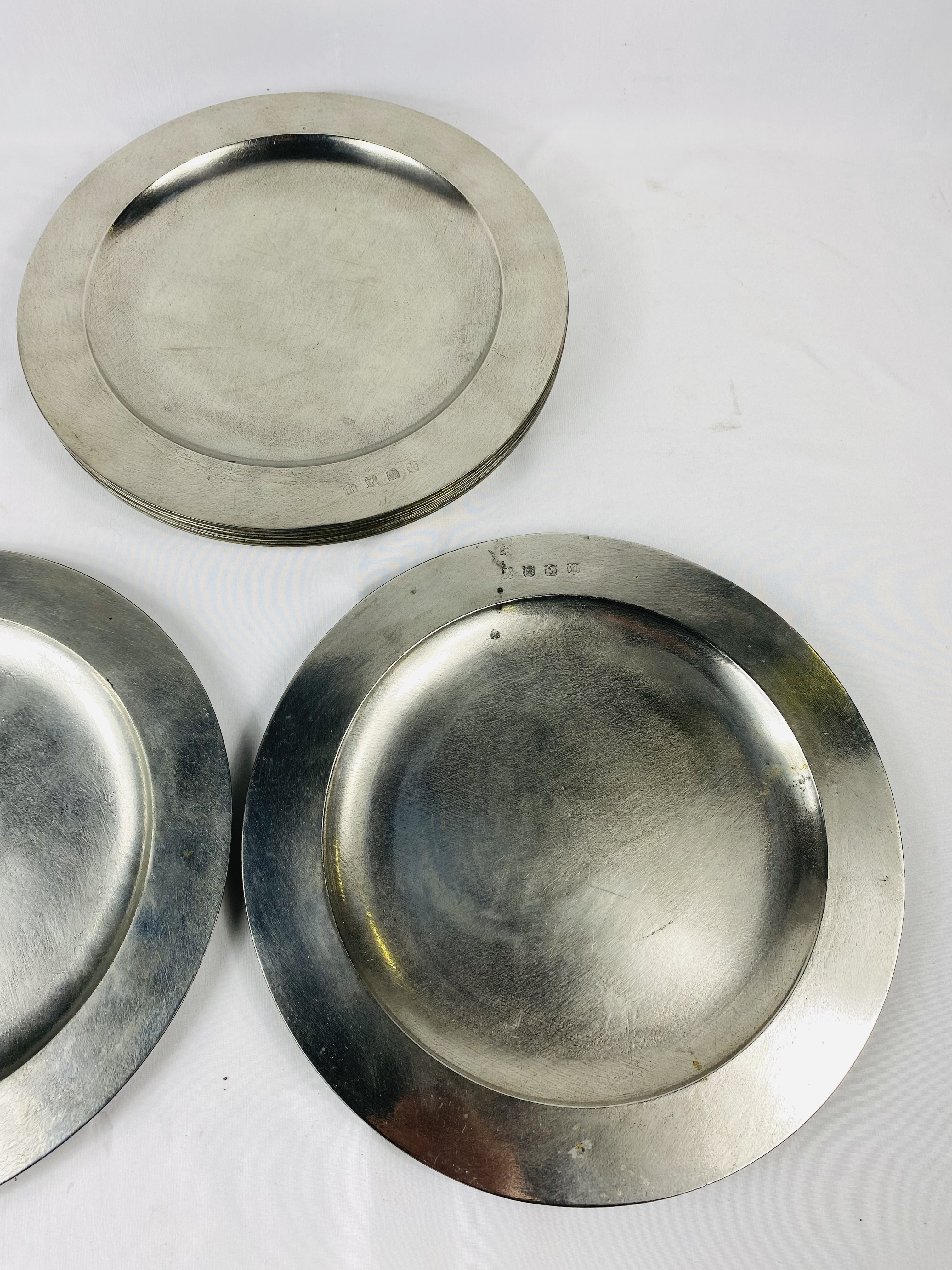 Eight James Yates pewter plates - Image 2 of 4