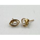 Pair of 18ct pearl earrings