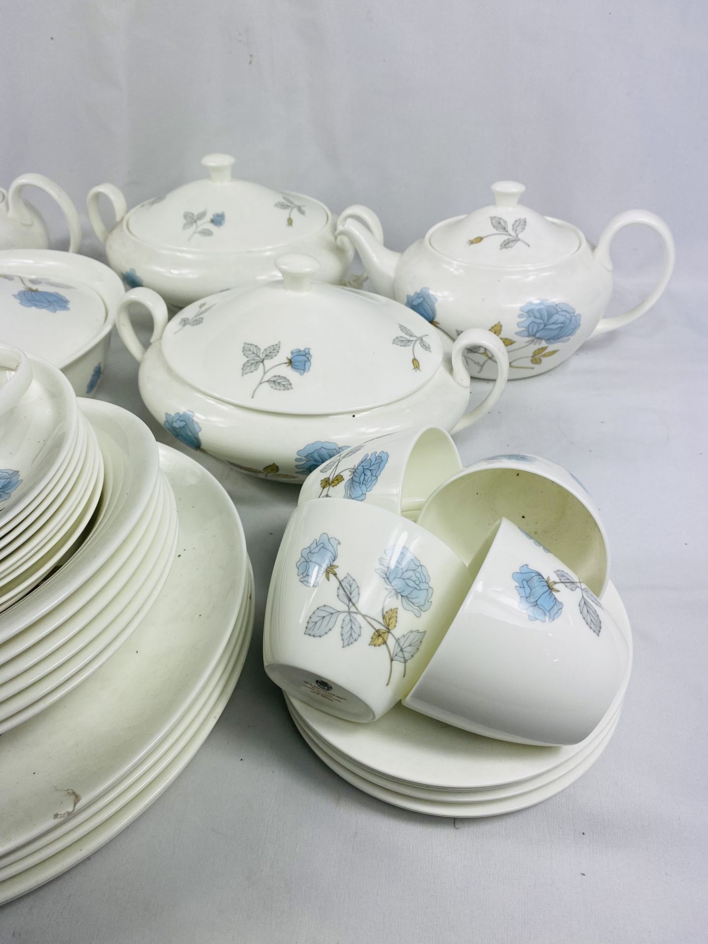 Wedgwood Ice Rose part dinner service - Image 5 of 6