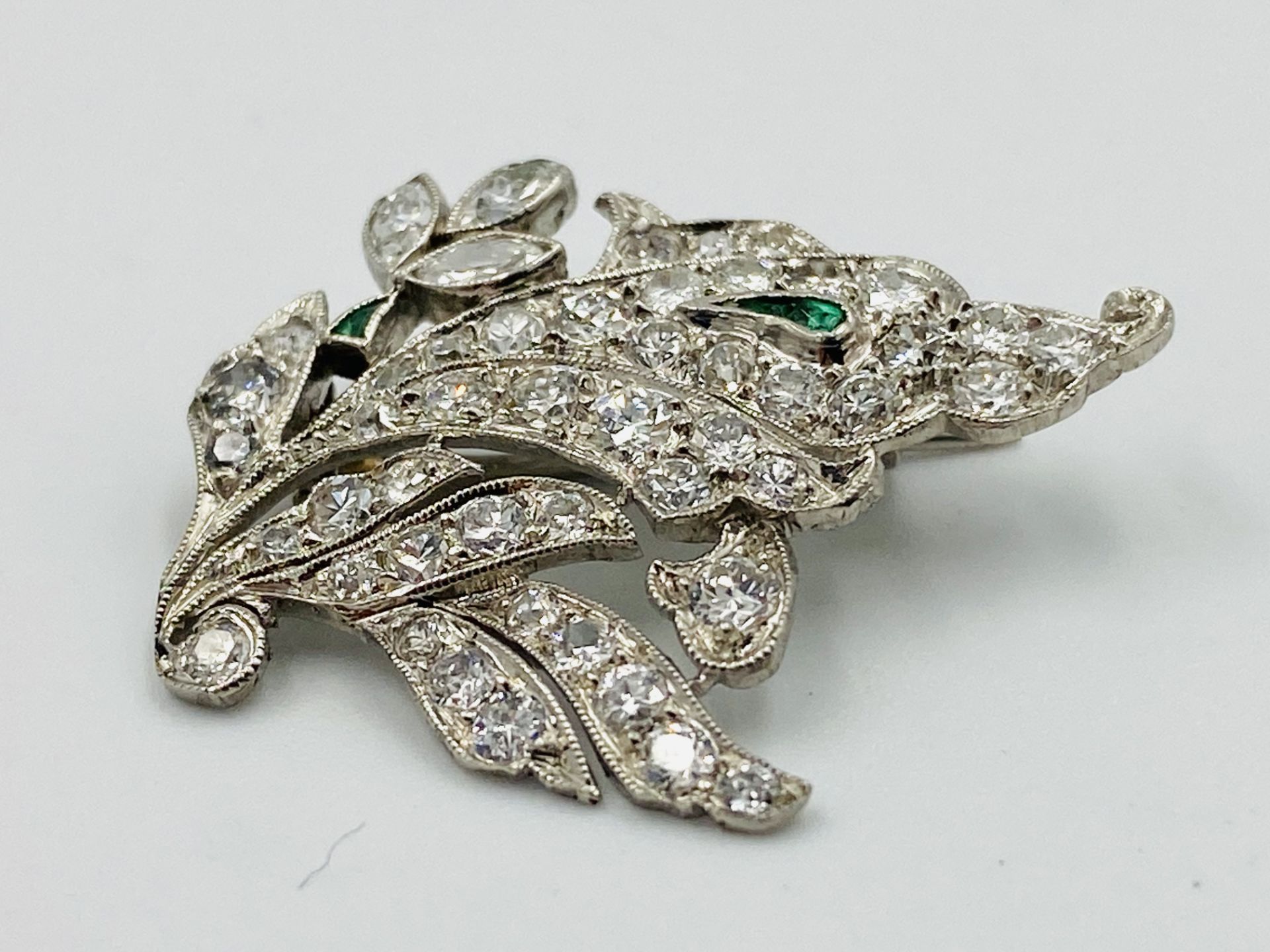 Emerald and diamond brooch - Image 2 of 4