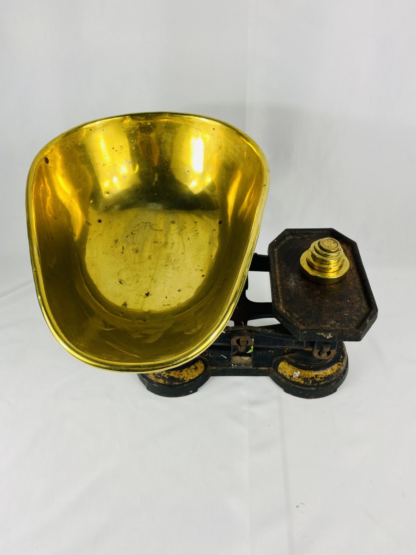 Set of Young Son and Matthew kitchen scales with brass bowl and weights, - Image 3 of 3