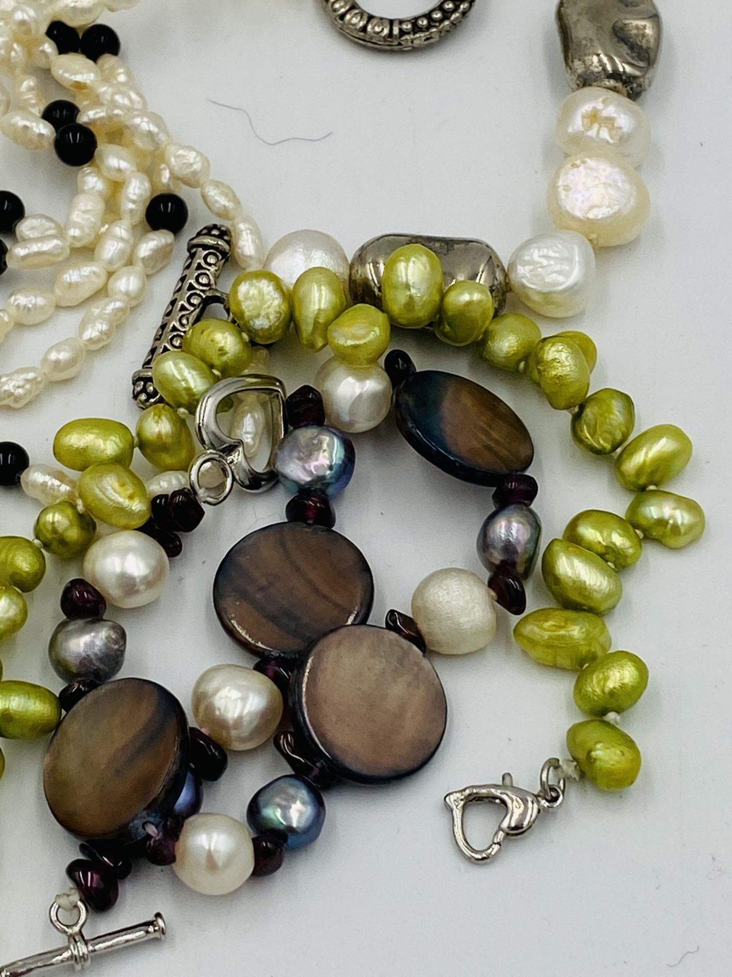 Ten pearl bracelets. - Image 2 of 4