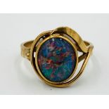 9ct gold ring set with an opal