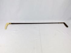 Swaine riding crop with bone handle and 9ct gold ferrell.