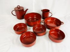 Quantity of Villeroy & Boch red tableware