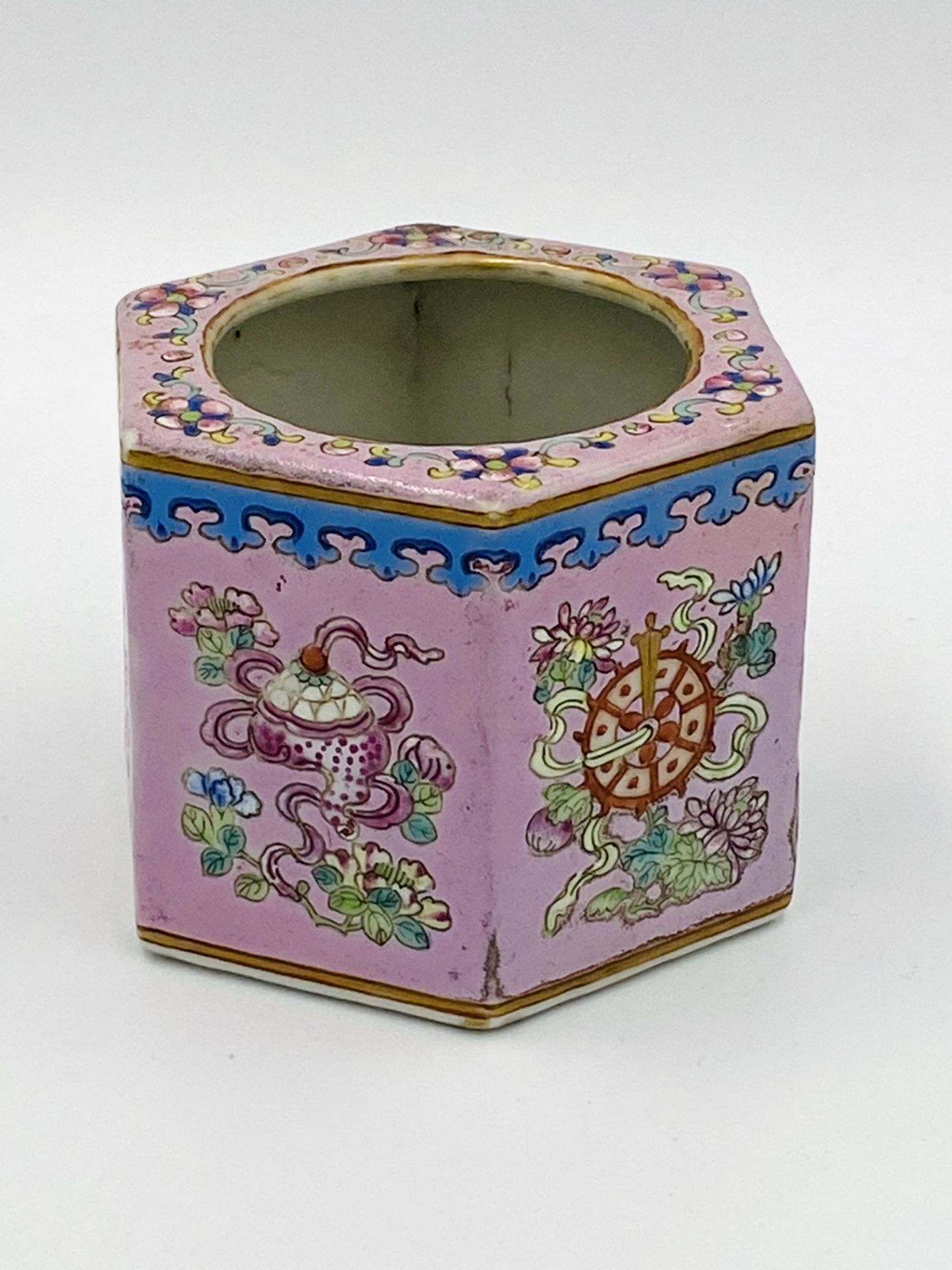 Chinese pink ground hexagonal pot - Image 2 of 3