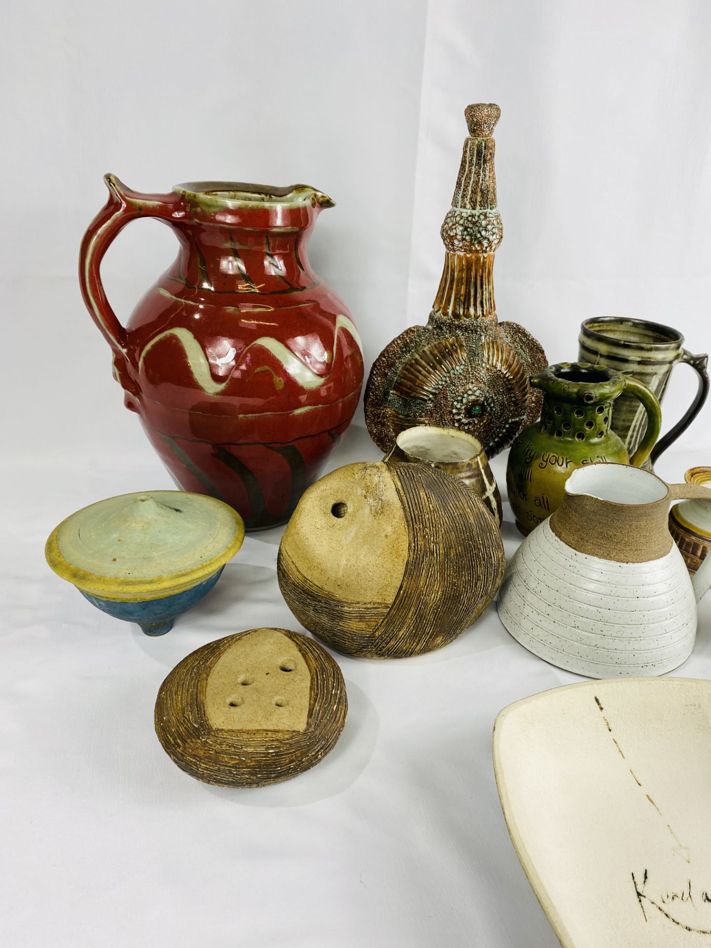 Quantity of studio pottery. - Bild 3 aus 4