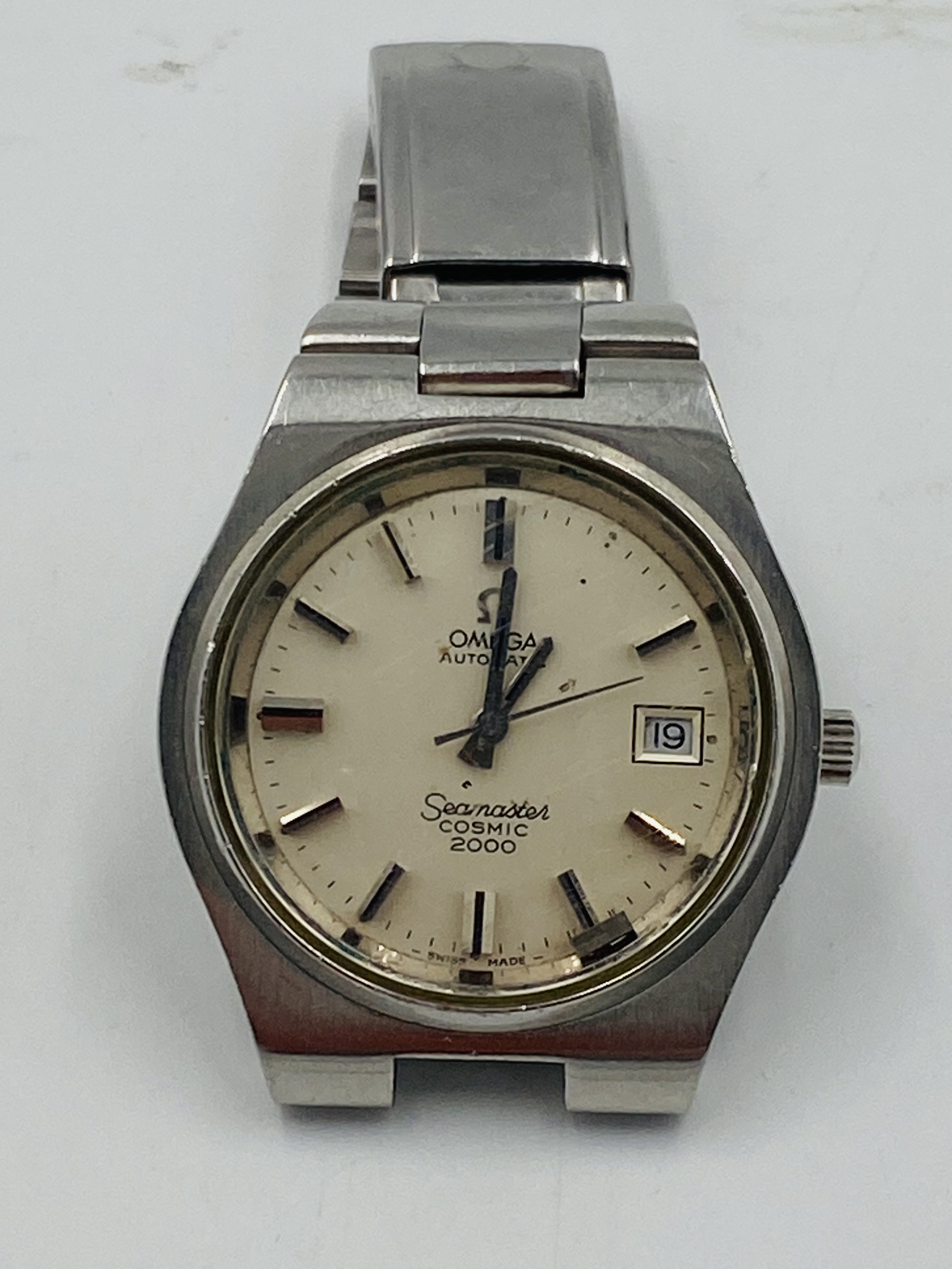 An Omega stainless steel Omega Seamaster Cosmic 2000 Automatic - Image 3 of 5