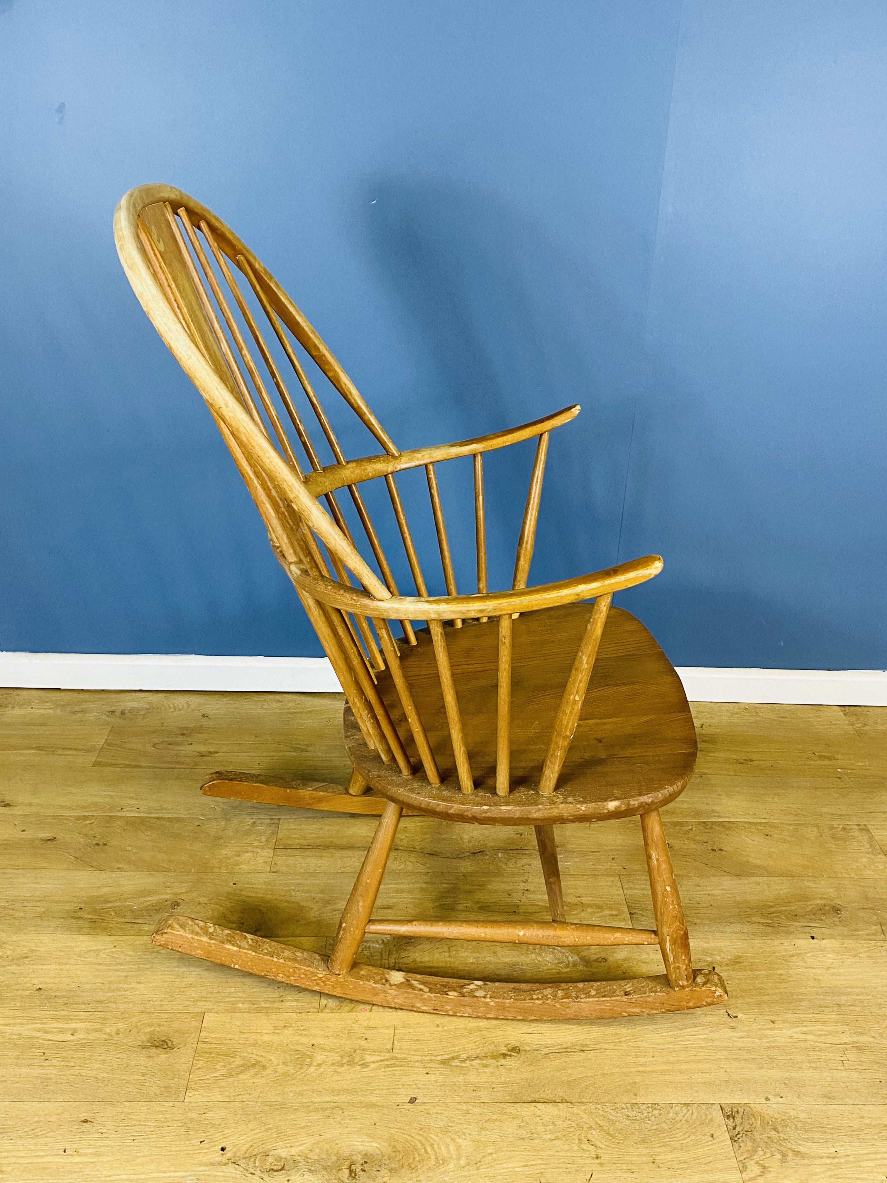 Ercol spindle back rocking chair - Image 3 of 5