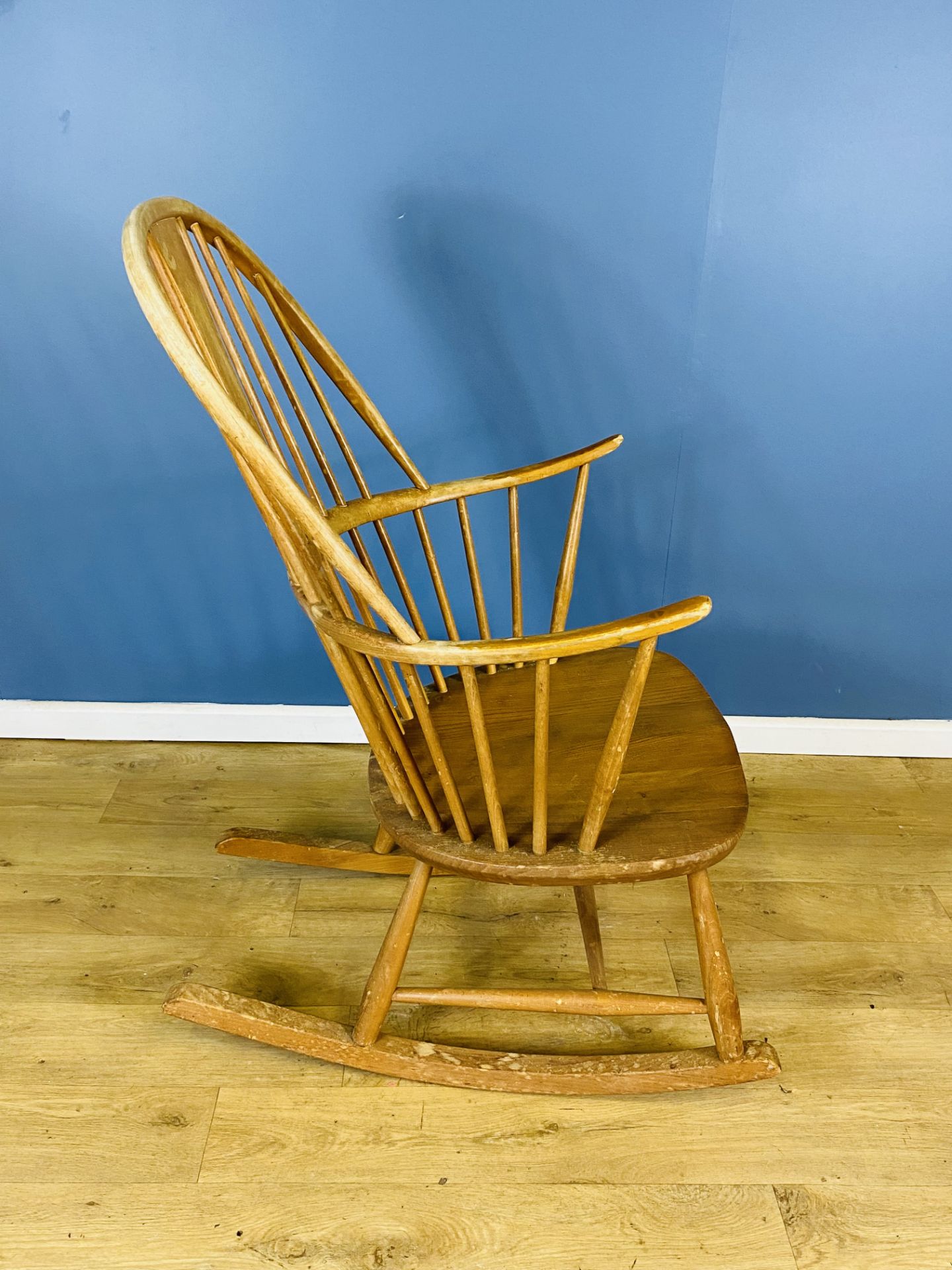 Ercol spindle back rocking chair - Image 3 of 5