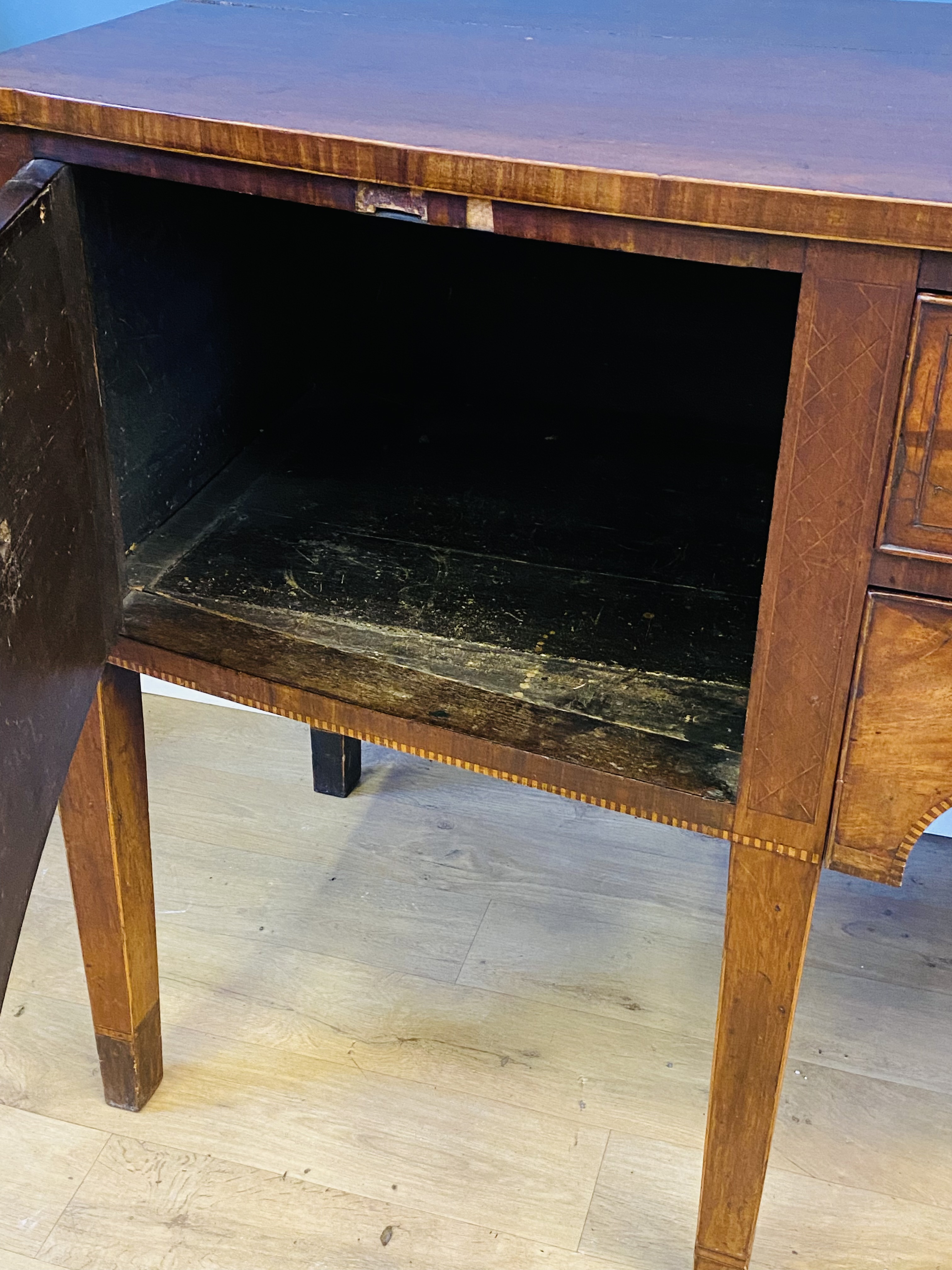 19th century bow fronted sideboard - Image 5 of 9