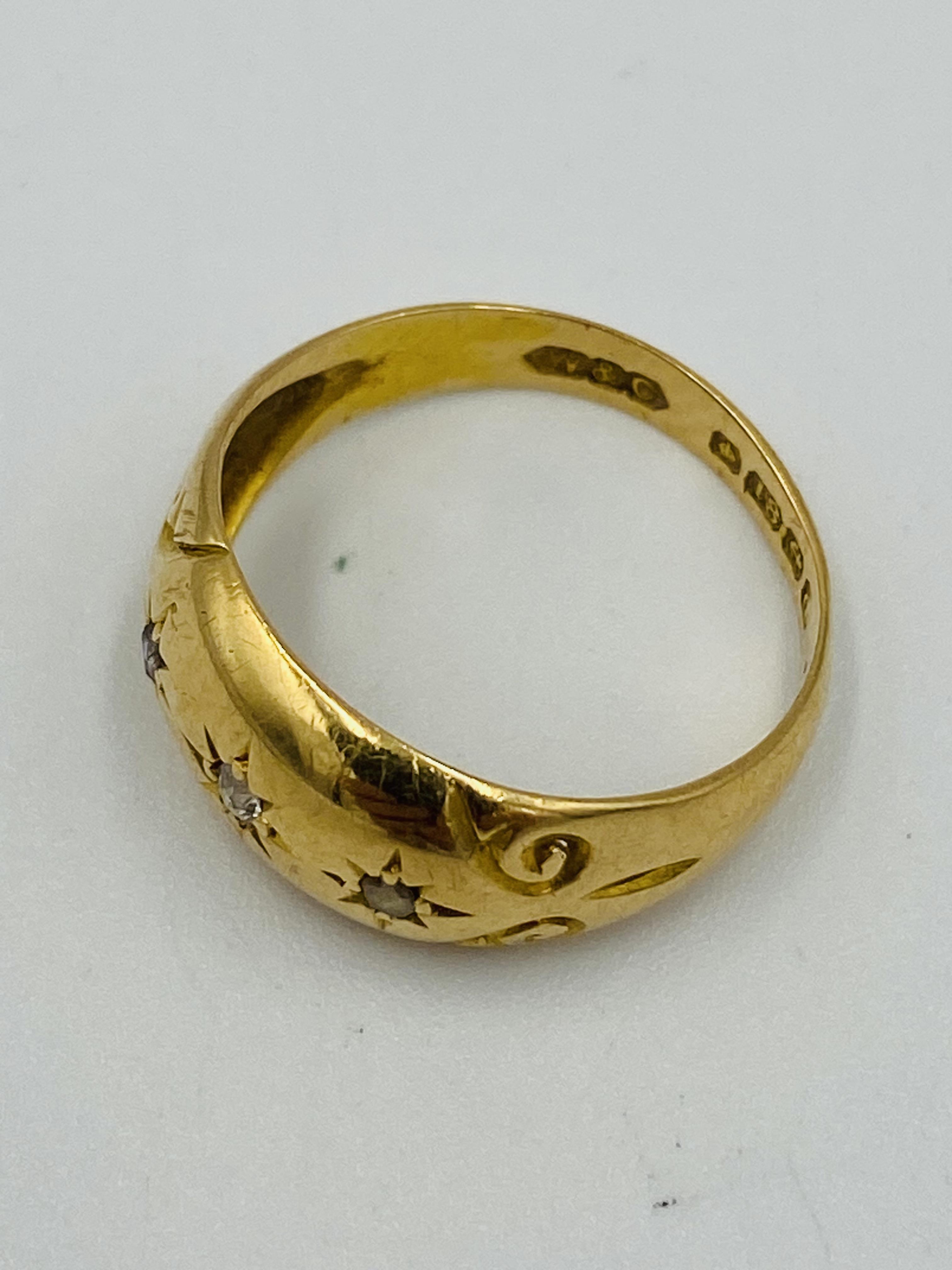 18ct gold ring set with a diamond - Image 3 of 4