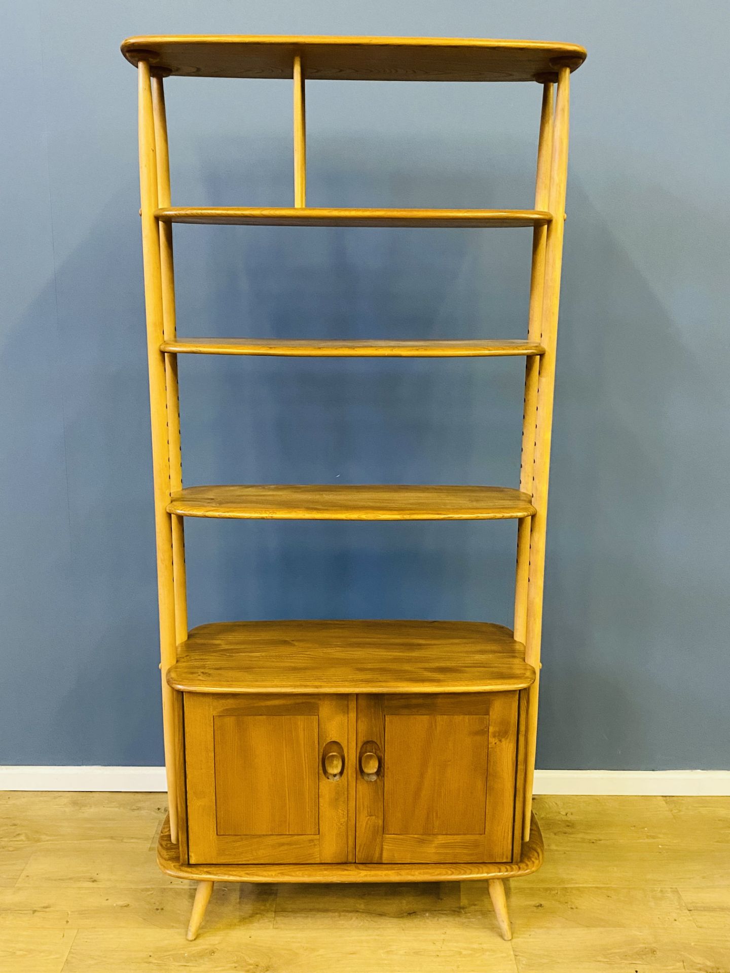 Ercol 'giraffe' room divider/open bookcase - Image 2 of 5