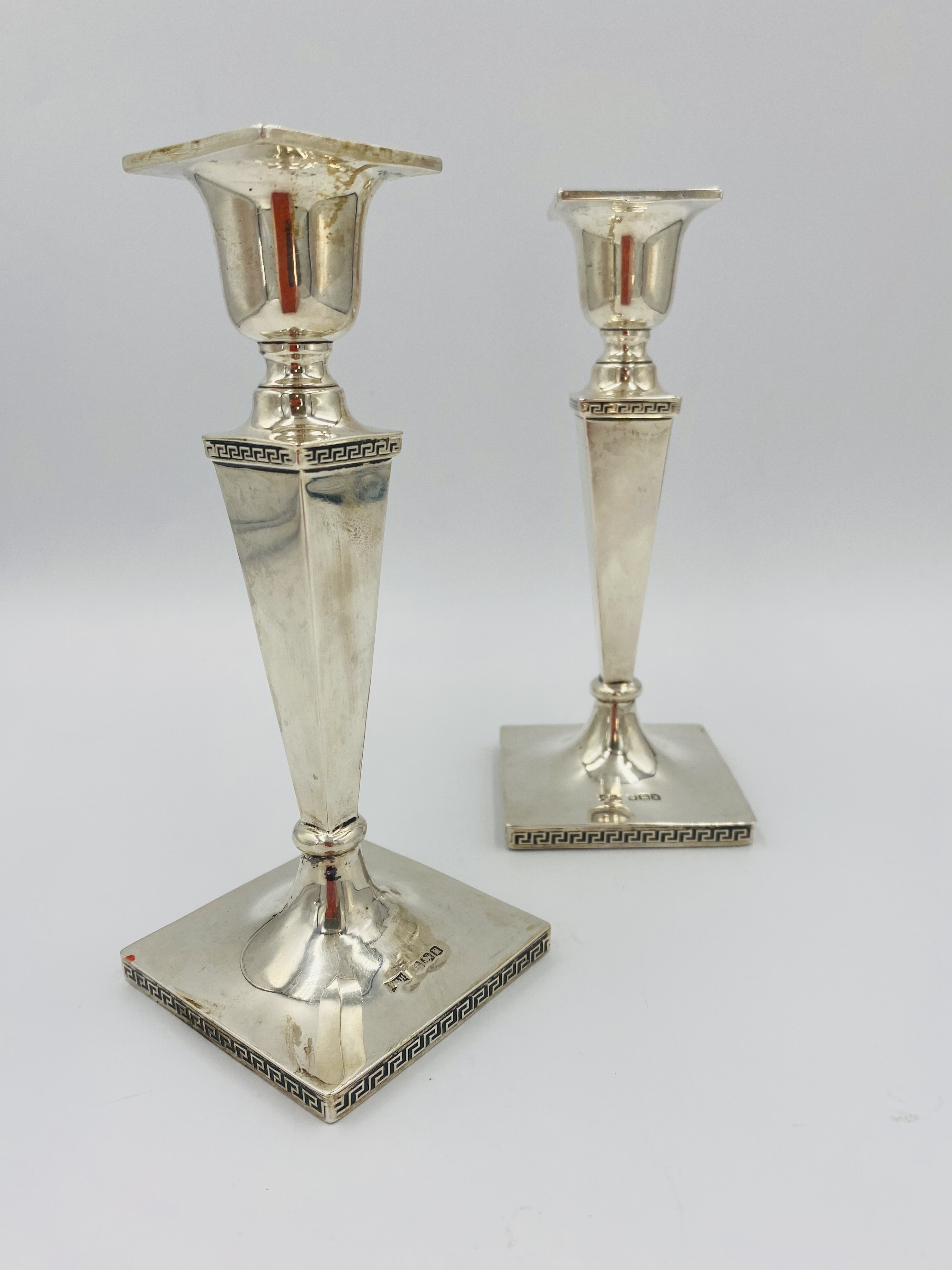 Pair of weighted silver candlesticks by Walker & Hall - Image 2 of 4