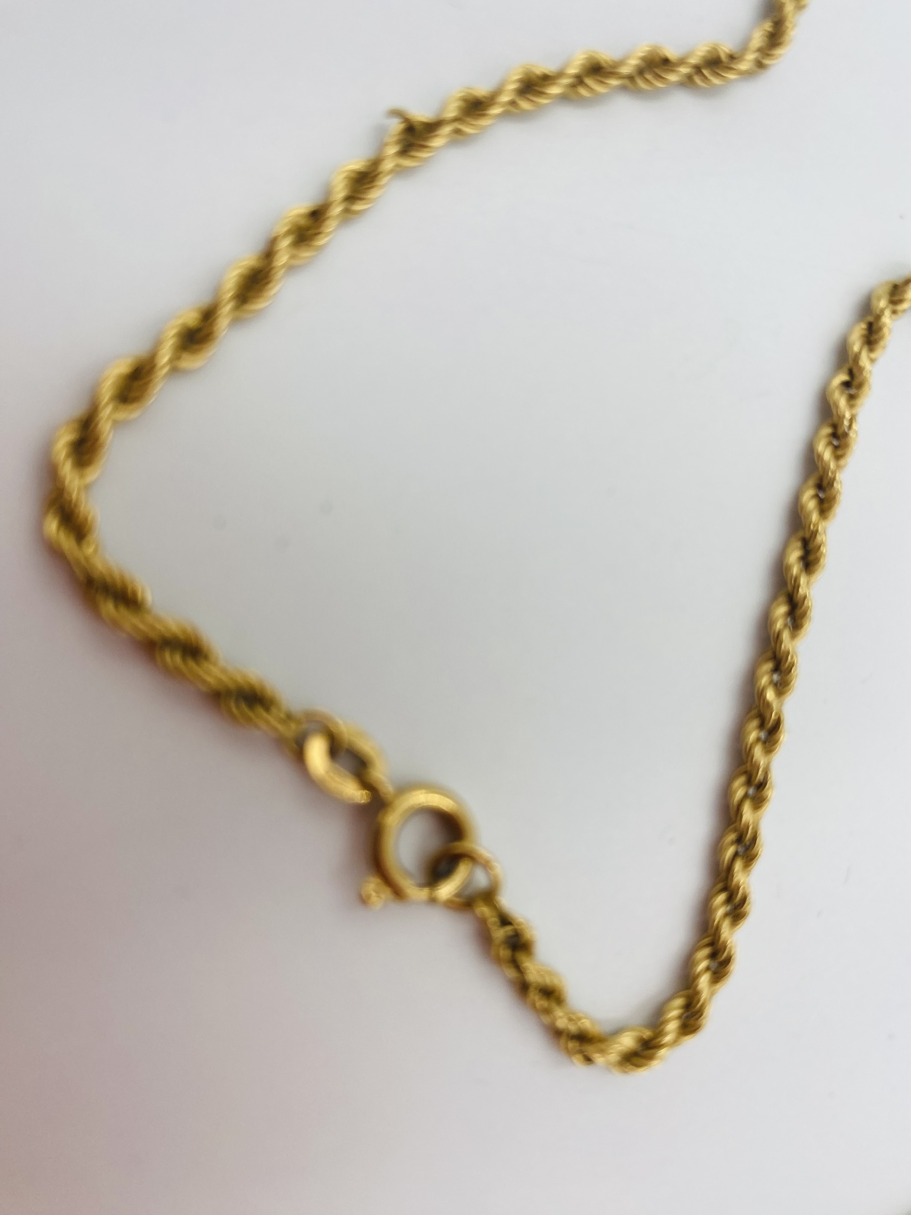 18ct gold necklace - Image 2 of 4