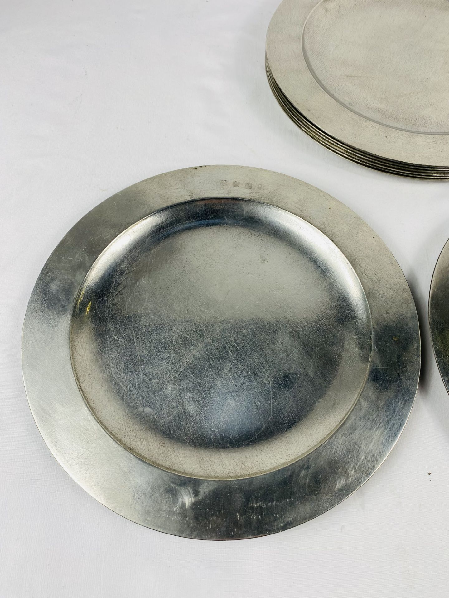 Eight James Yates pewter plates - Image 3 of 4