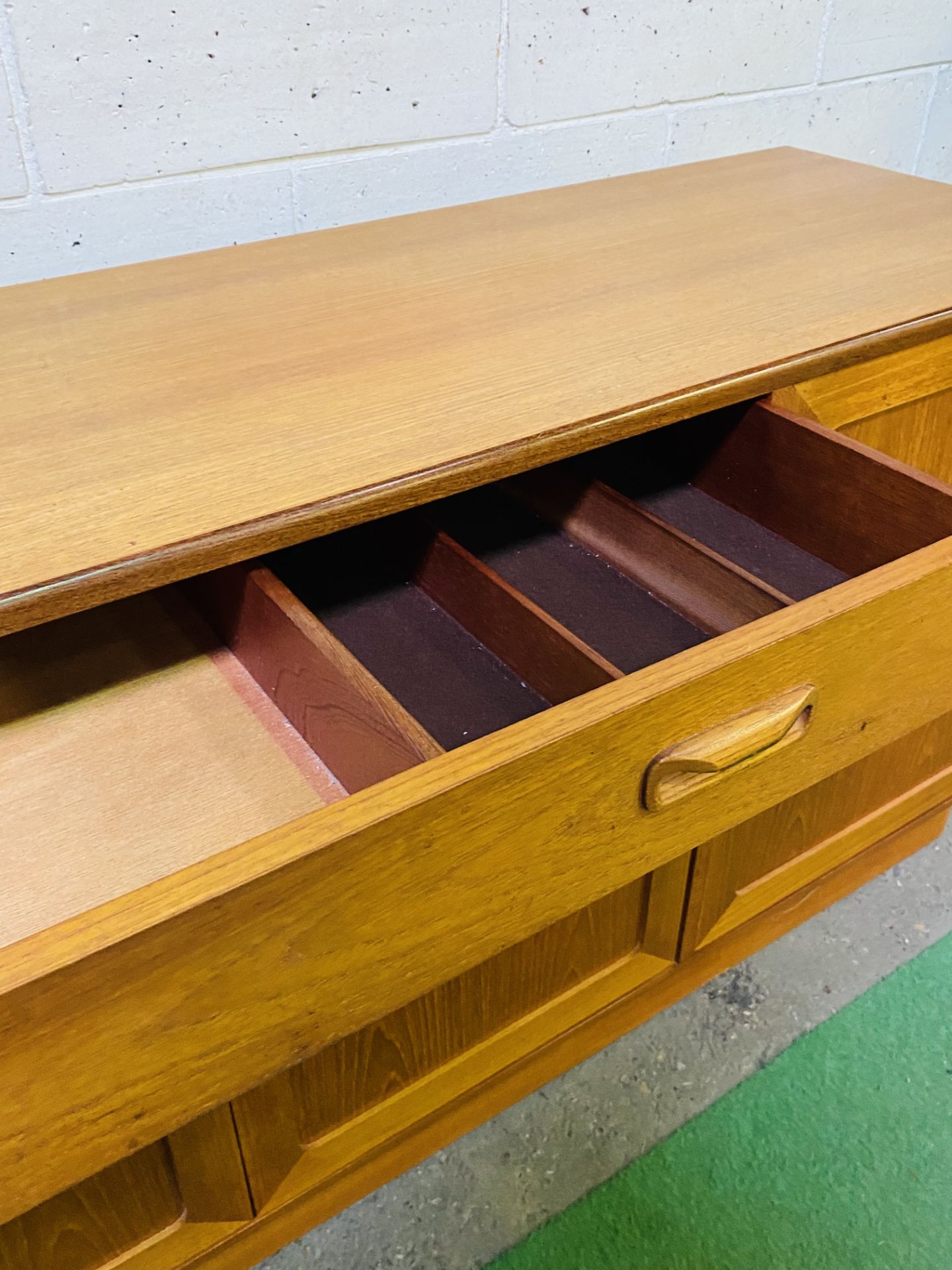 Teak sideboard - Image 4 of 5