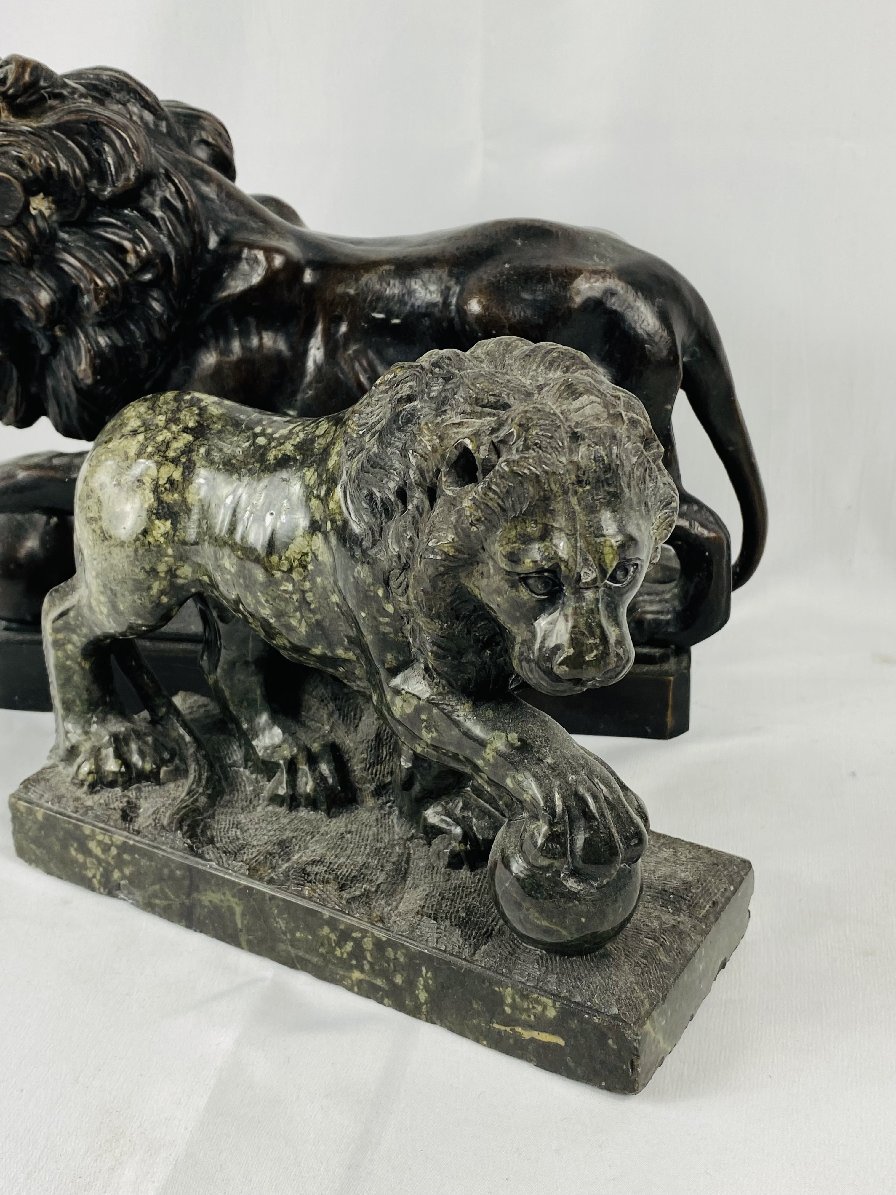 Marble lion together with a bronzed lion - Image 3 of 3