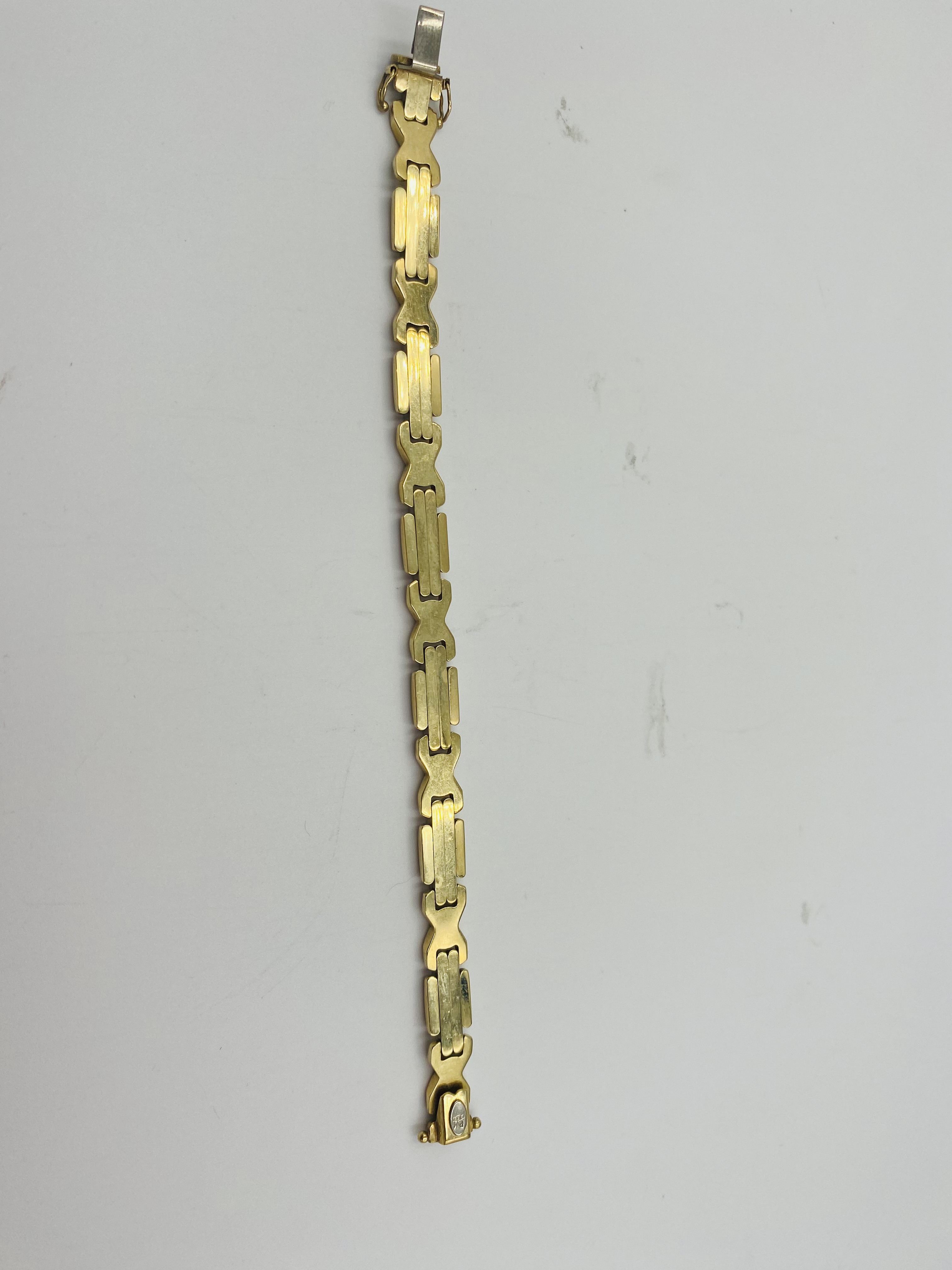 9ct gold and platinum bracelet - Image 2 of 5