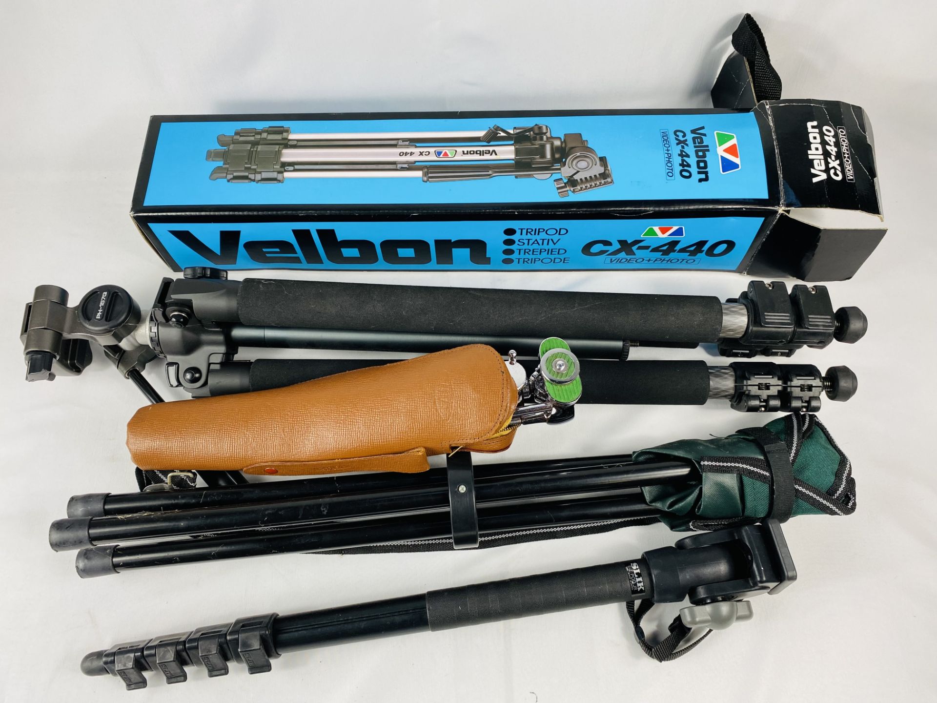 Velbon CX-440 camera tripod together with four other tripods - Image 4 of 4