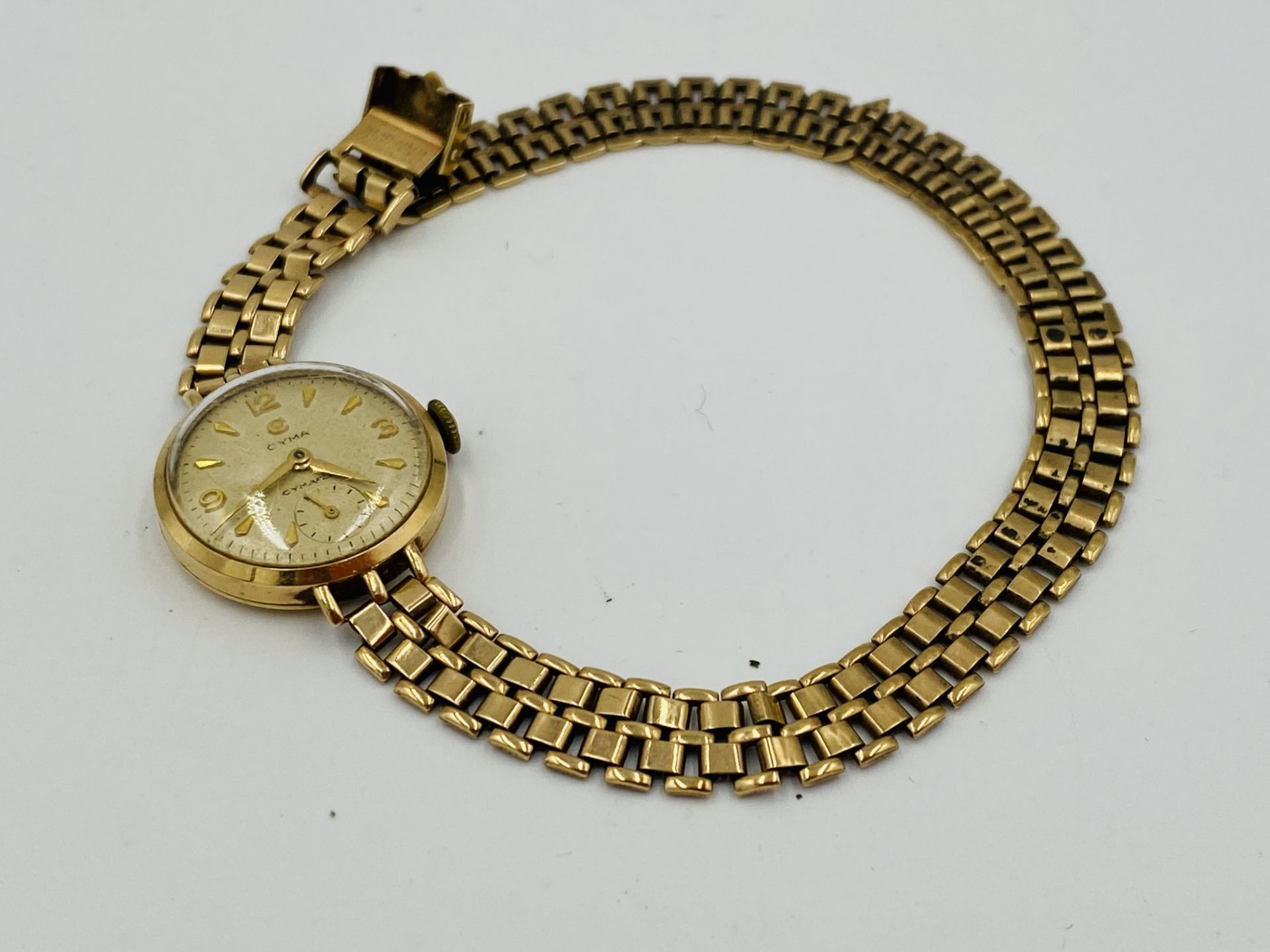 Cyma ladies wristwatch on 9ct gold strap,