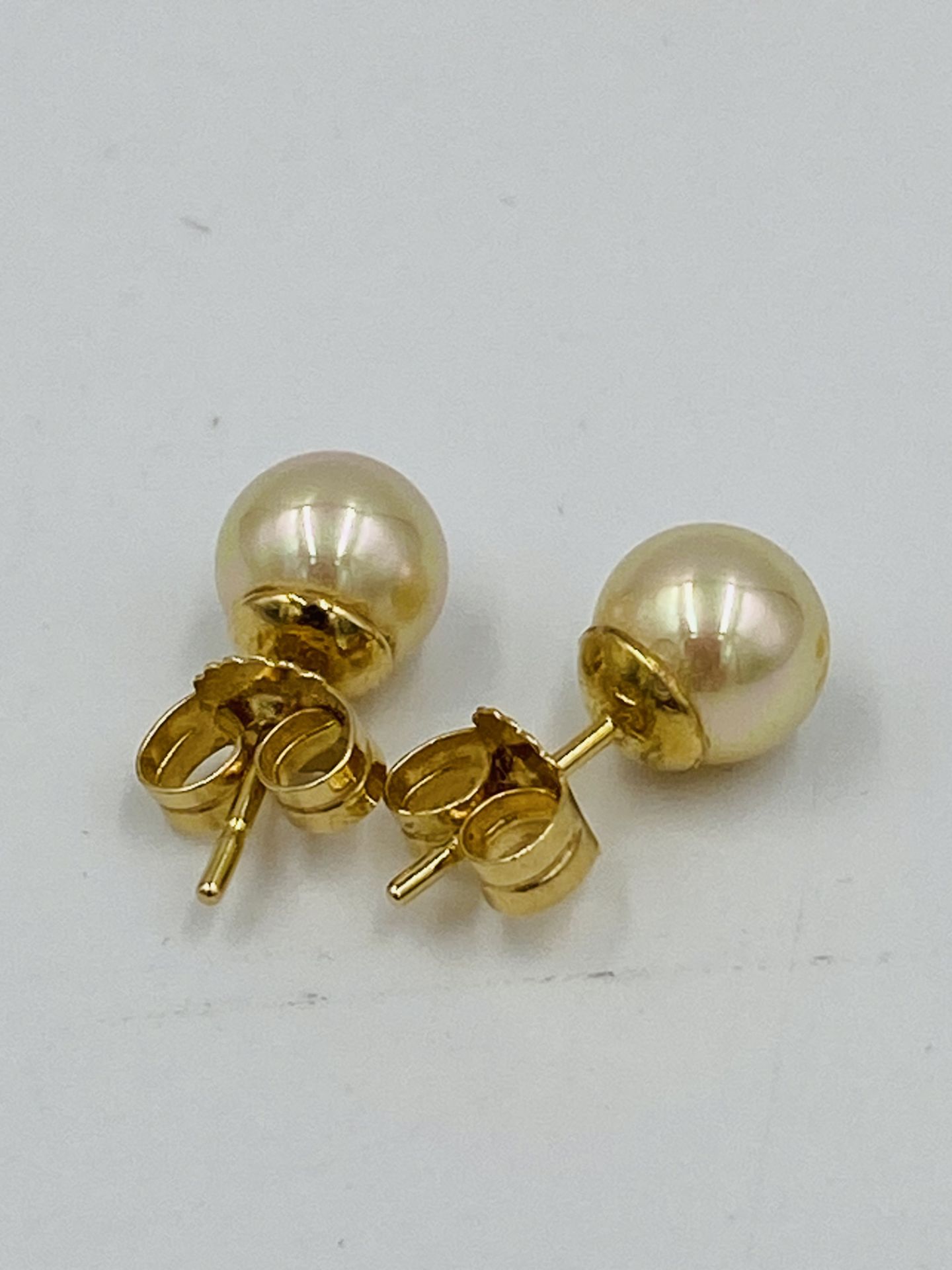 Pair of 18ct gold earrings set with a pearl - Image 3 of 4
