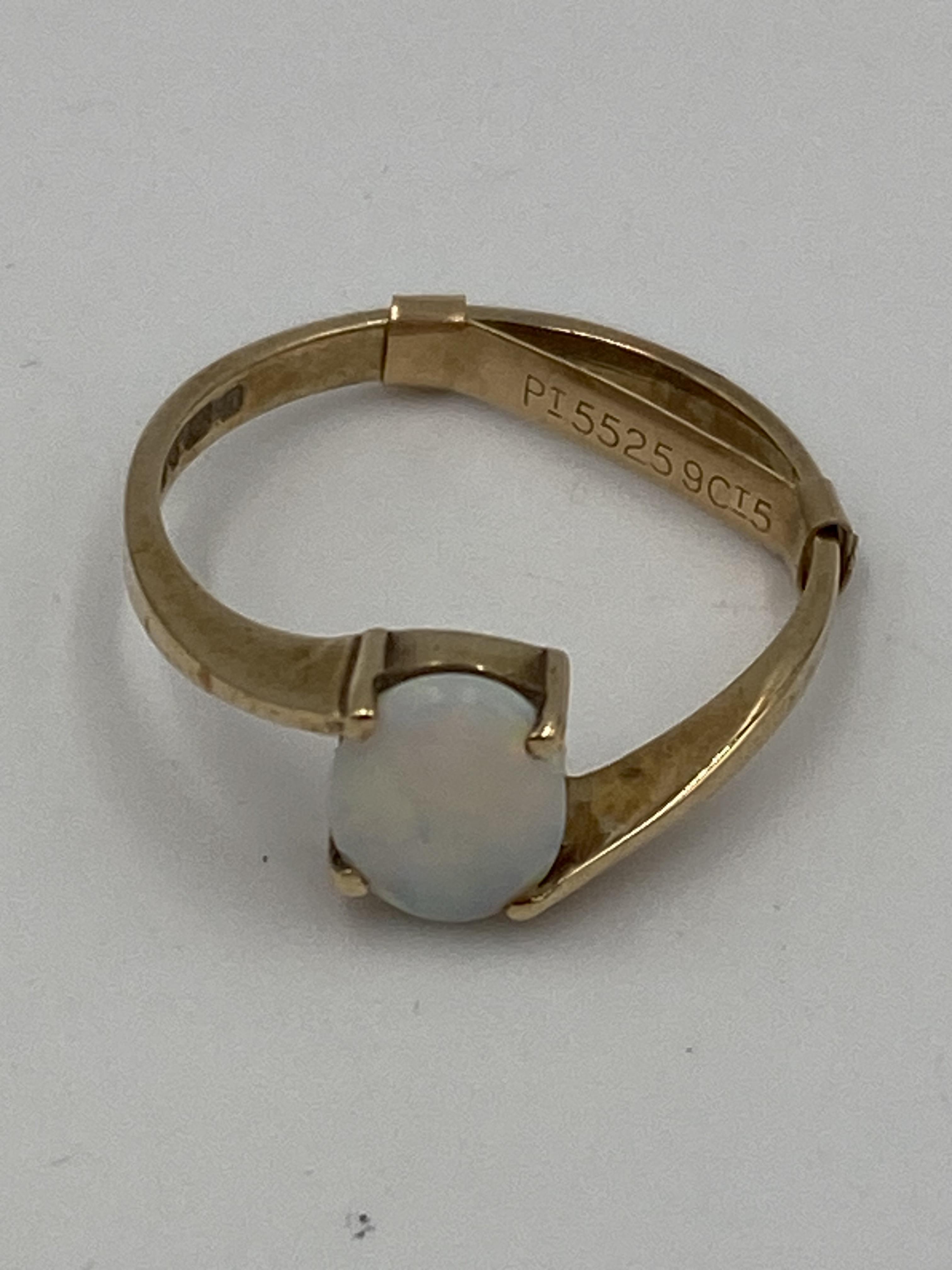 9ct gold ring set with an opal - Image 4 of 4