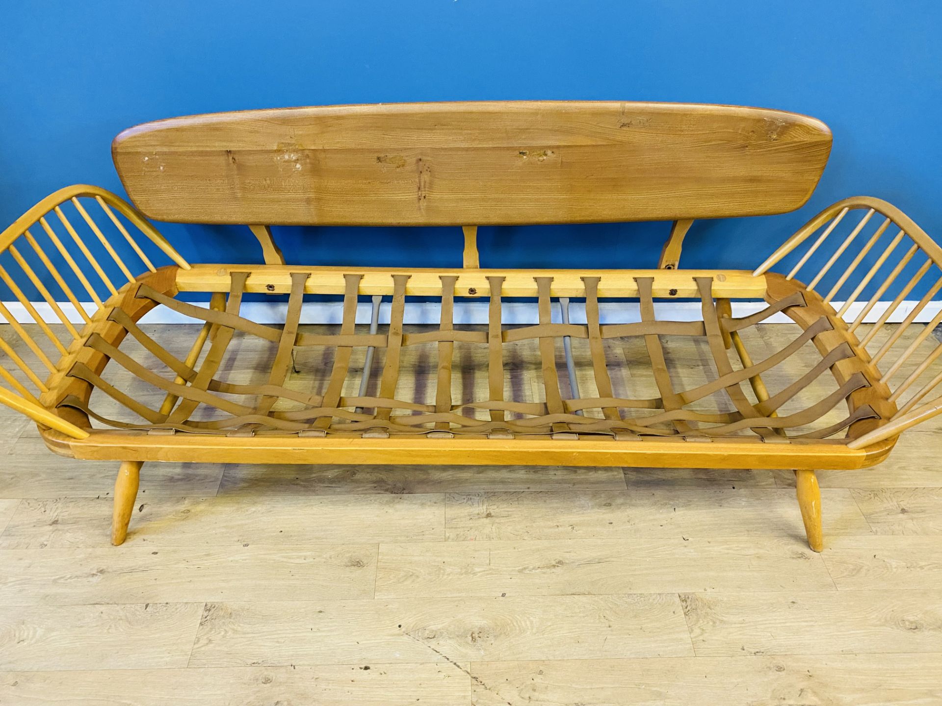 Ercol style beech studio sofa - Image 5 of 5