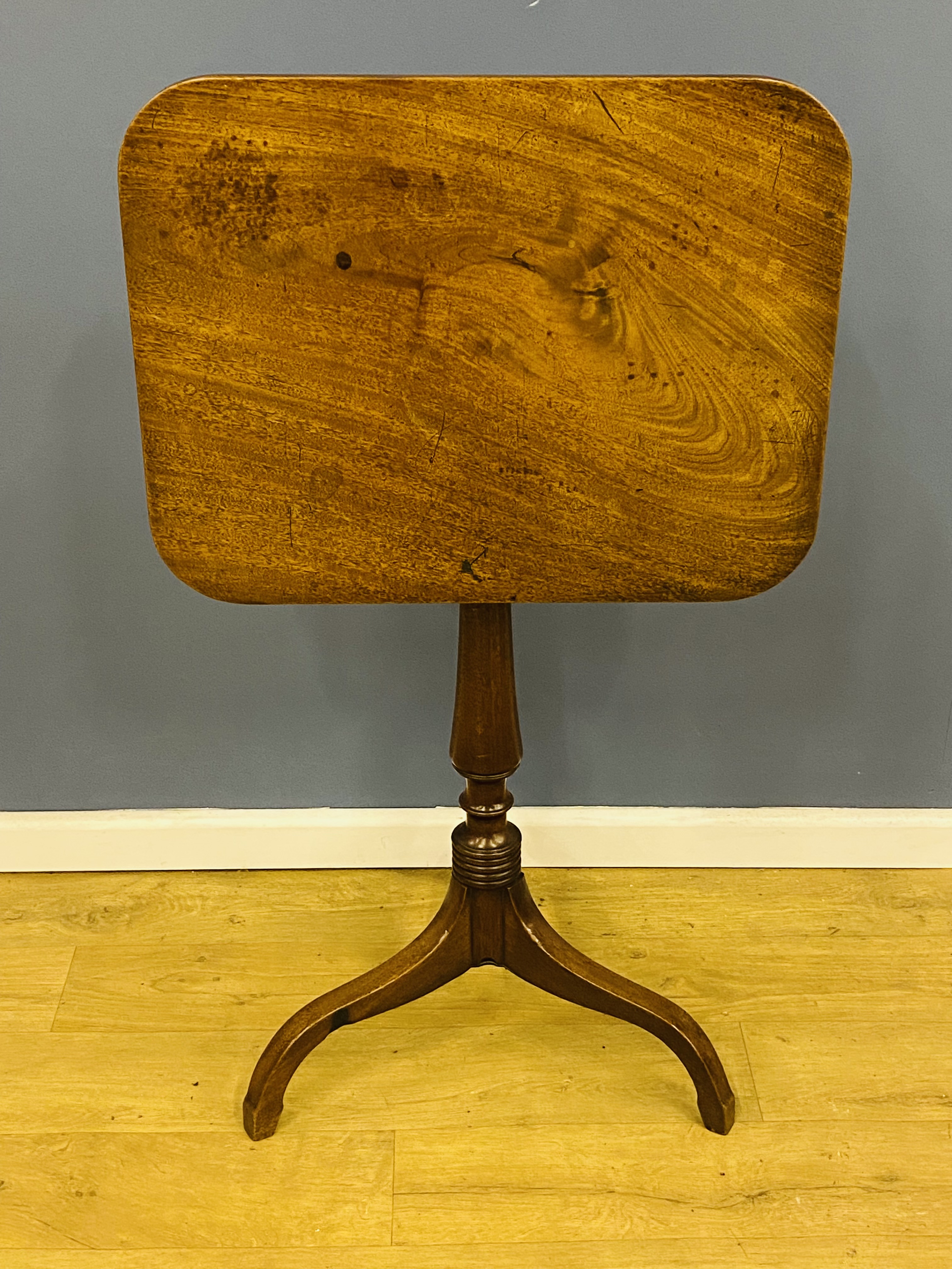 Mahogany tilt top occasional table - Image 6 of 6