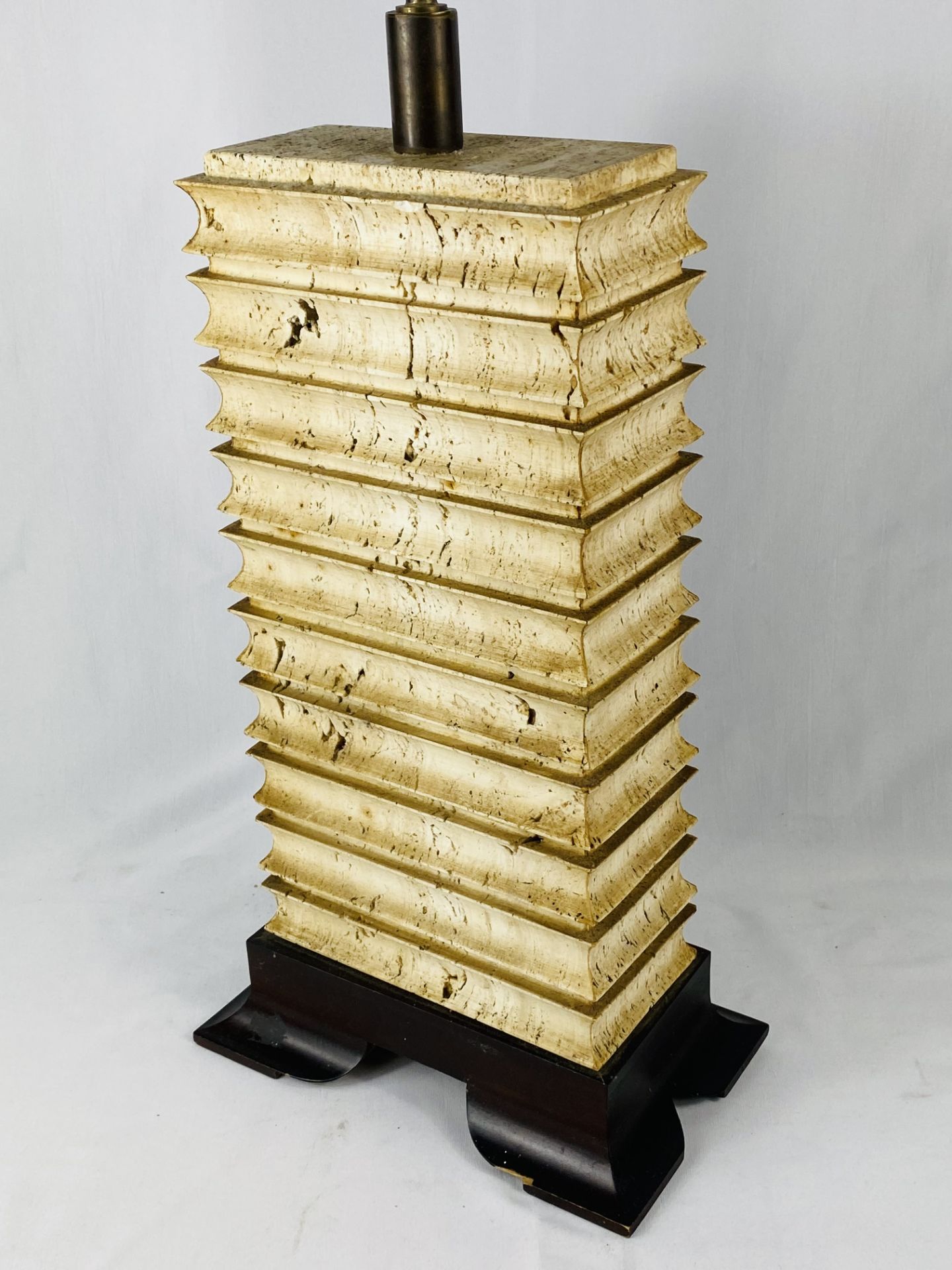 Resin table lamp - Image 4 of 4