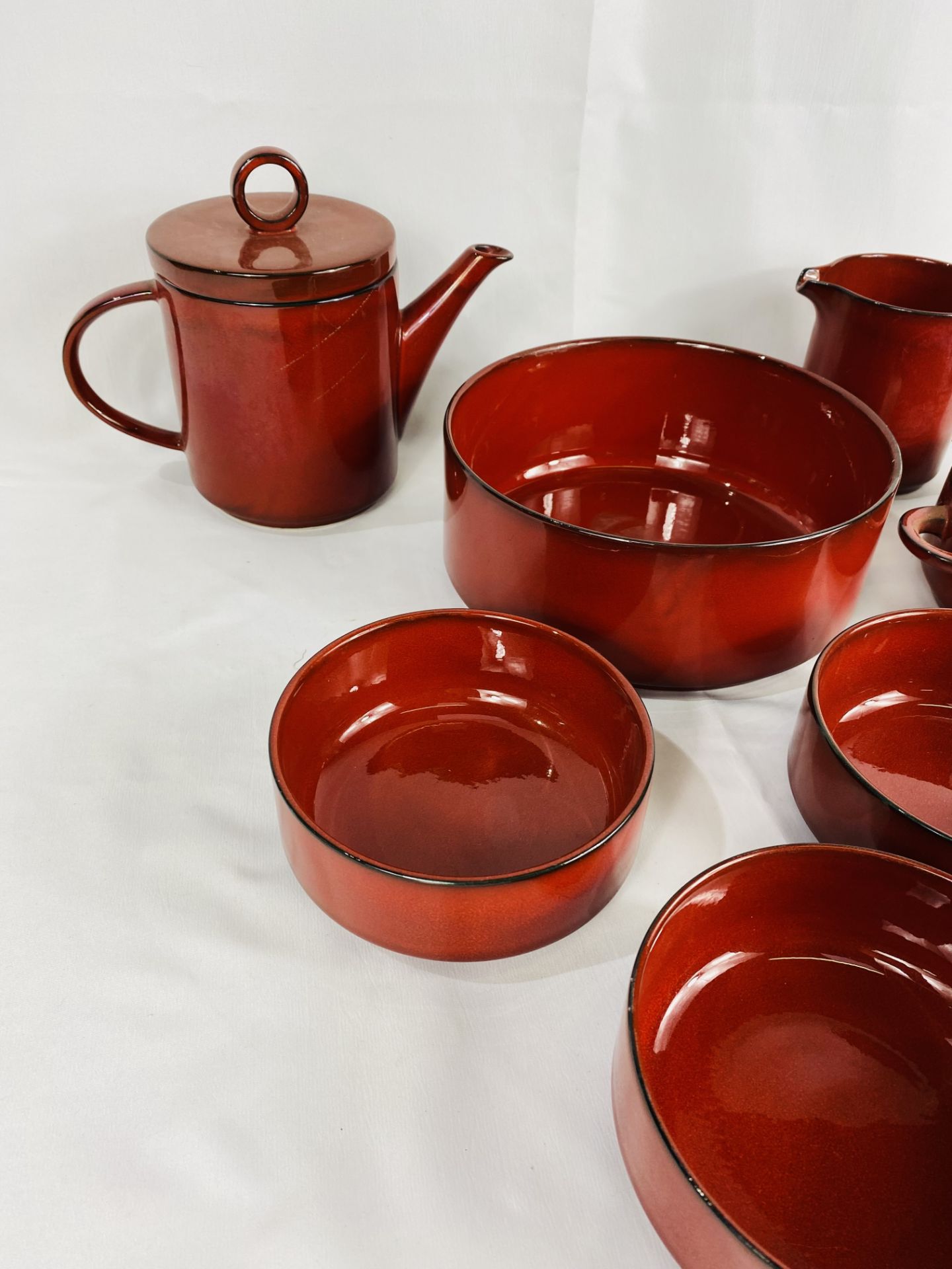Quantity of Villeroy & Boch red tableware - Image 3 of 4