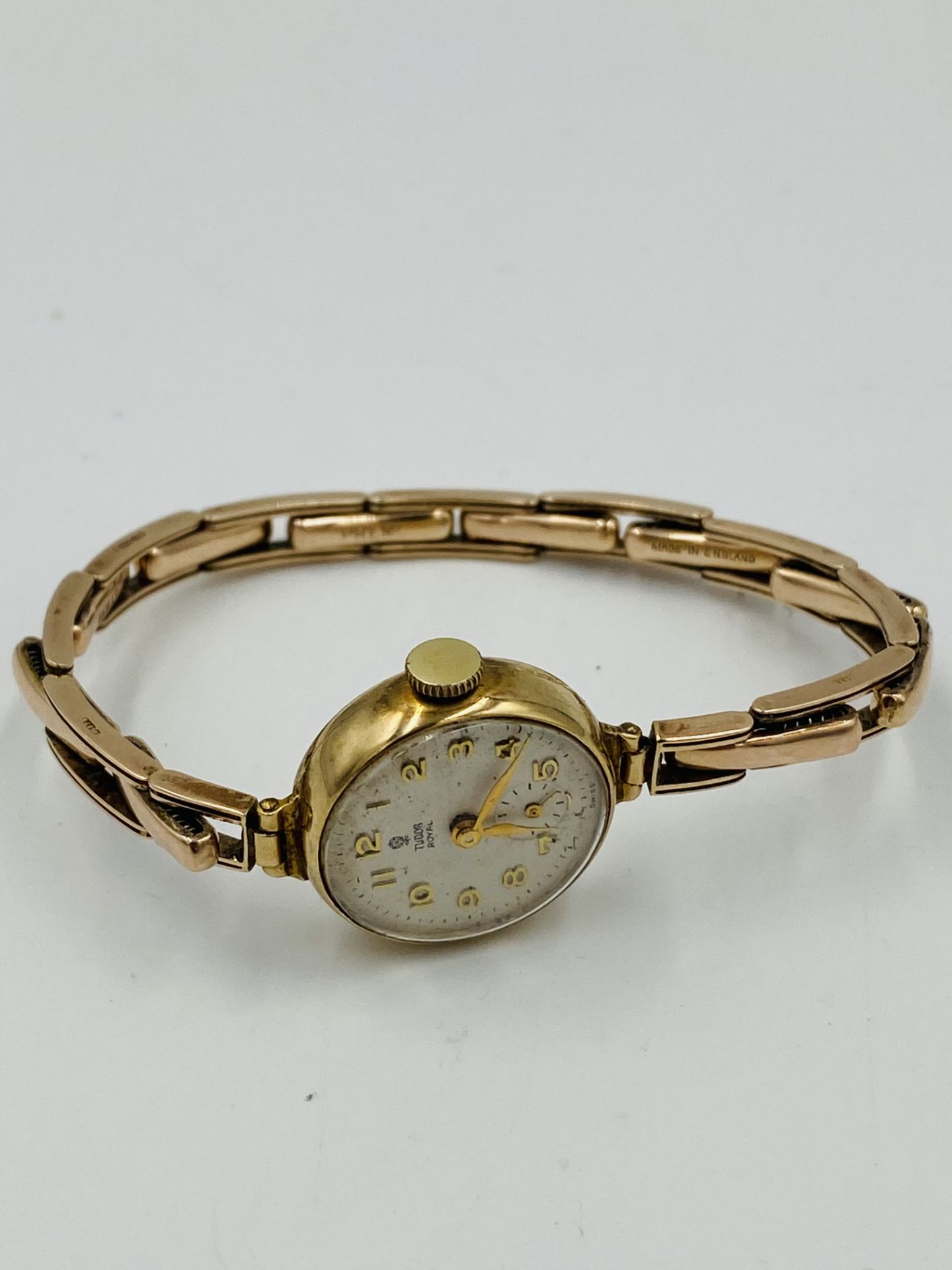Tudor Royal ladies wrist watch in yellow metal case, on 9ct gold strap - Image 4 of 4