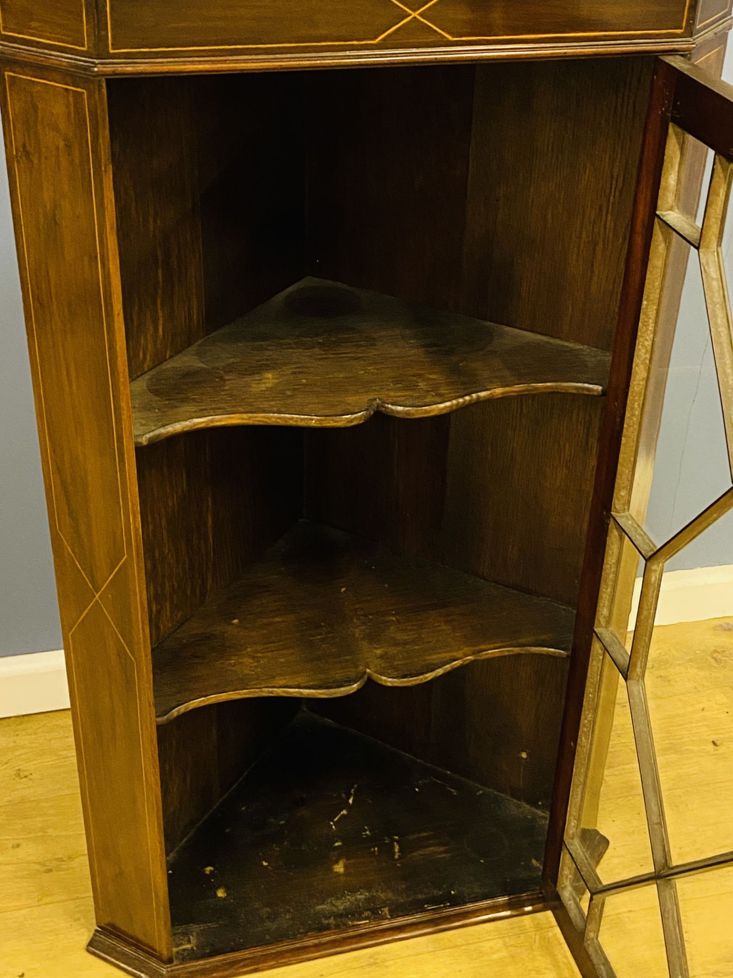 Mahogany glazed corner cabinet - Image 4 of 4