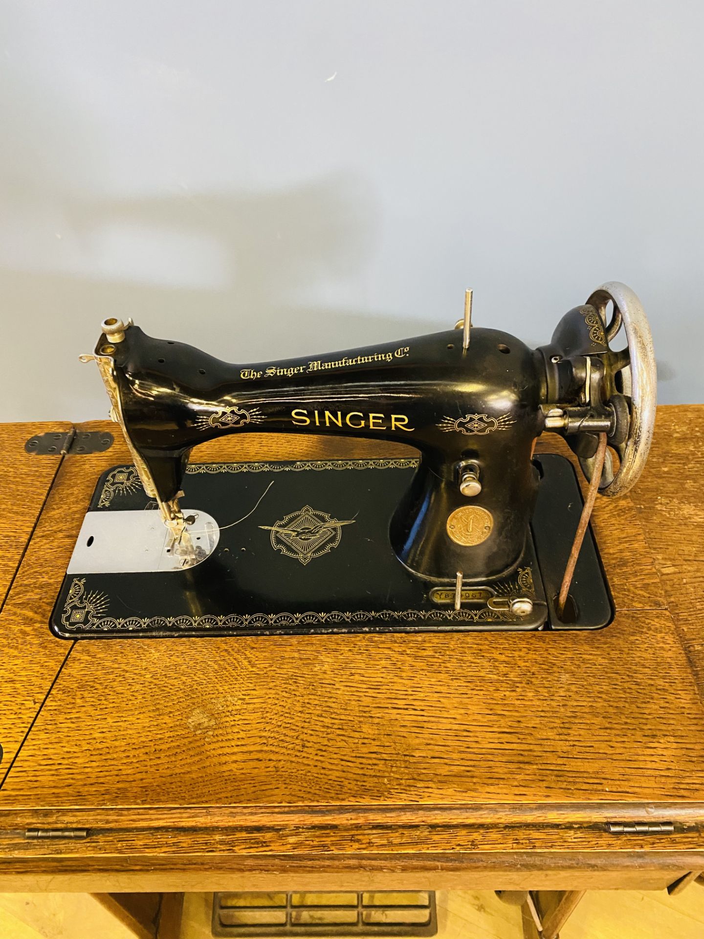 Singer treadle sewing machine - Image 4 of 5