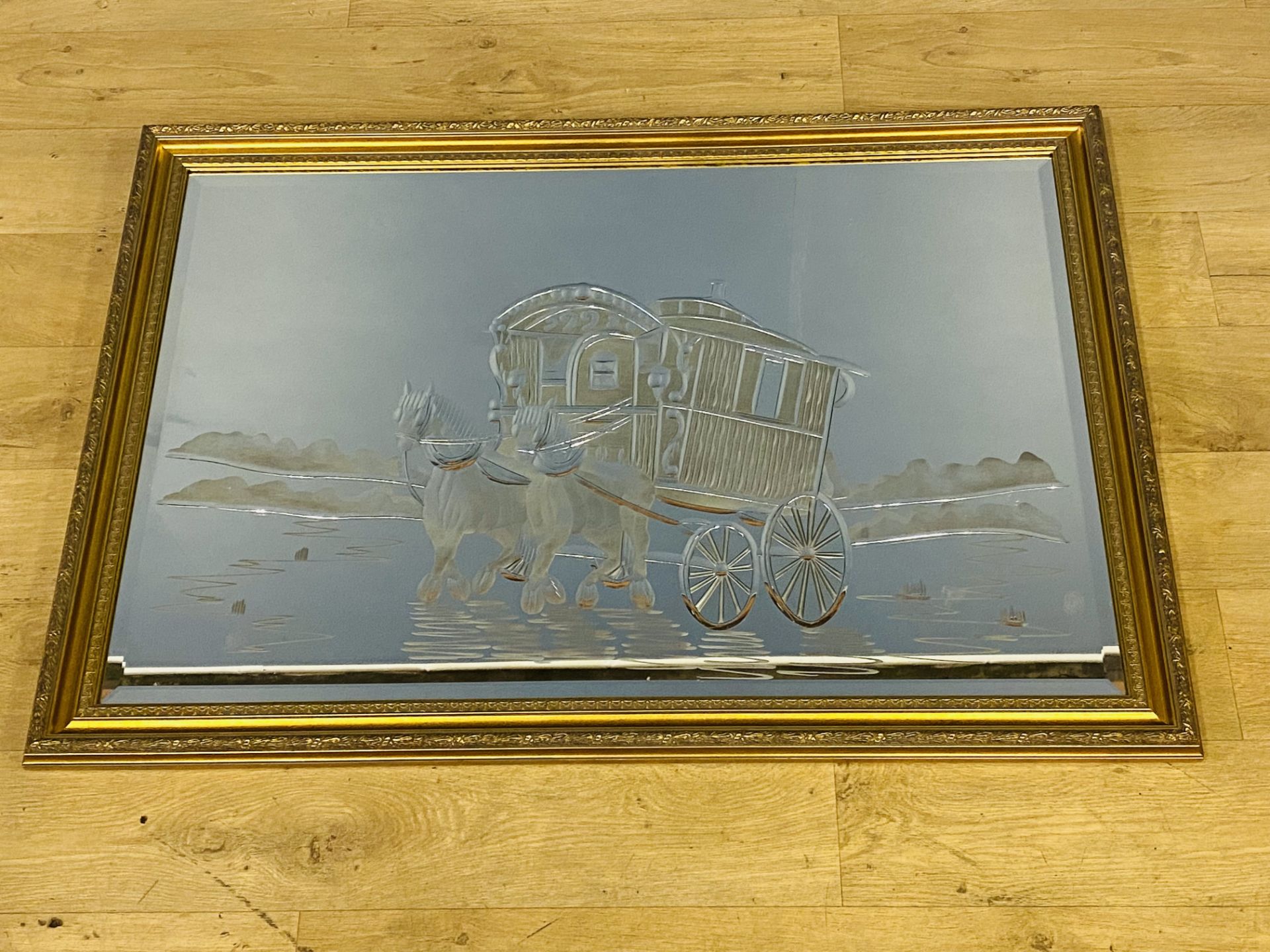 Framed bevel edge mirror with etched living wagon - Image 2 of 5